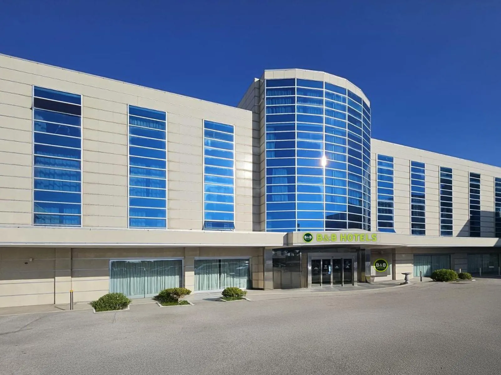 Property building in B&B HOTEL Napoli San Mauro