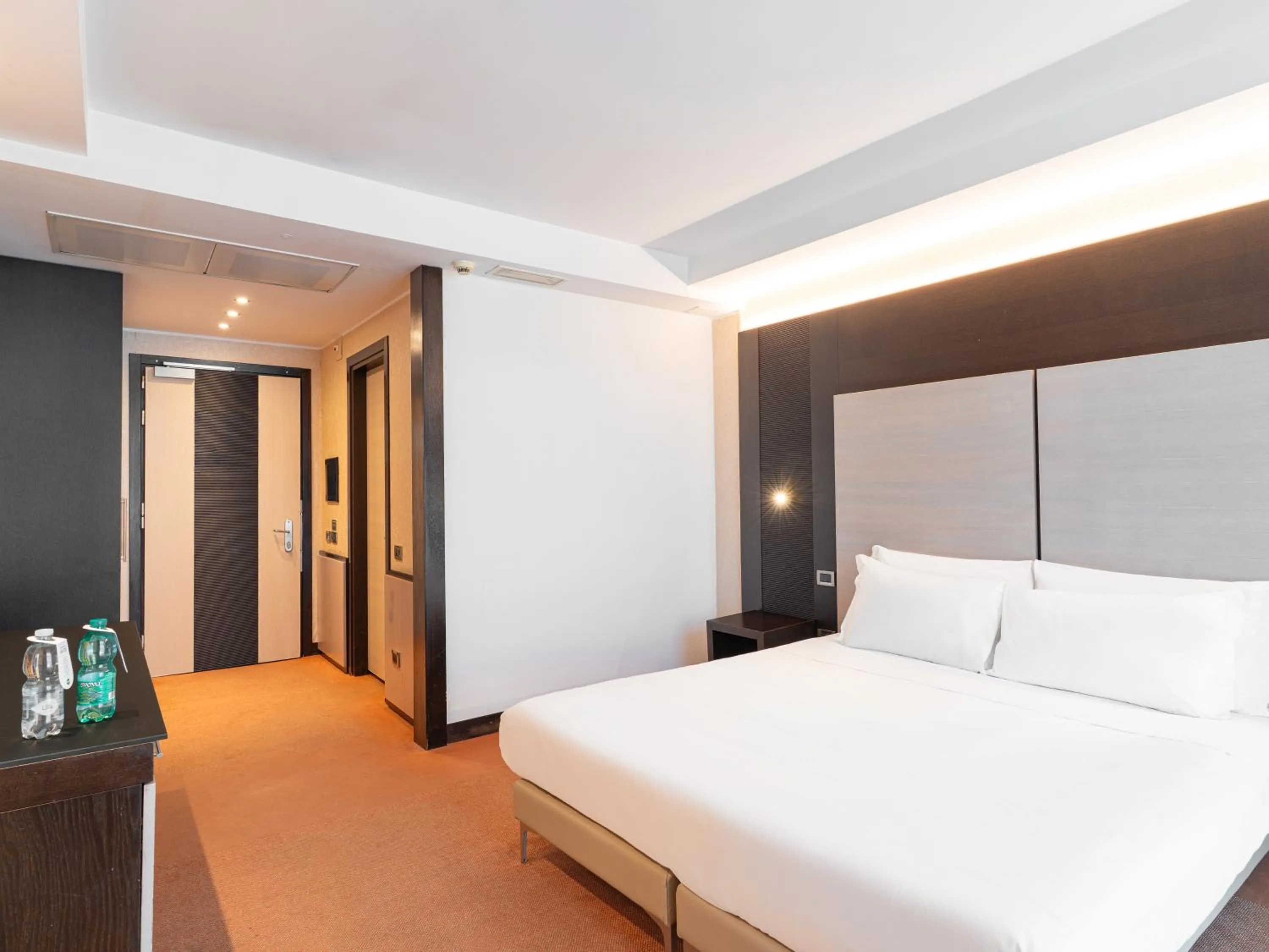 Bedroom, Bed in B&B HOTEL Napoli San Mauro