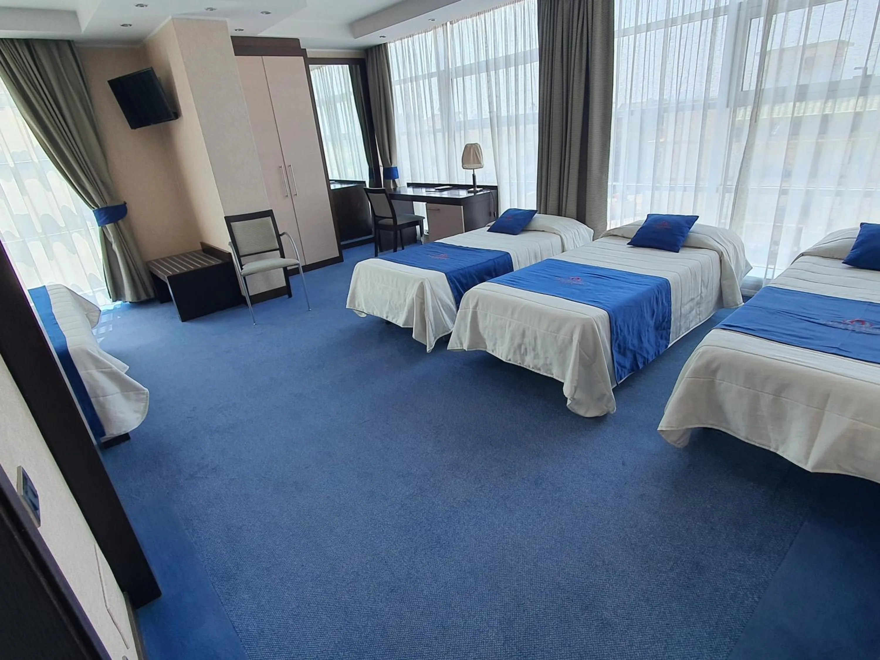 Deluxe Family Room in Hotel San Mauro