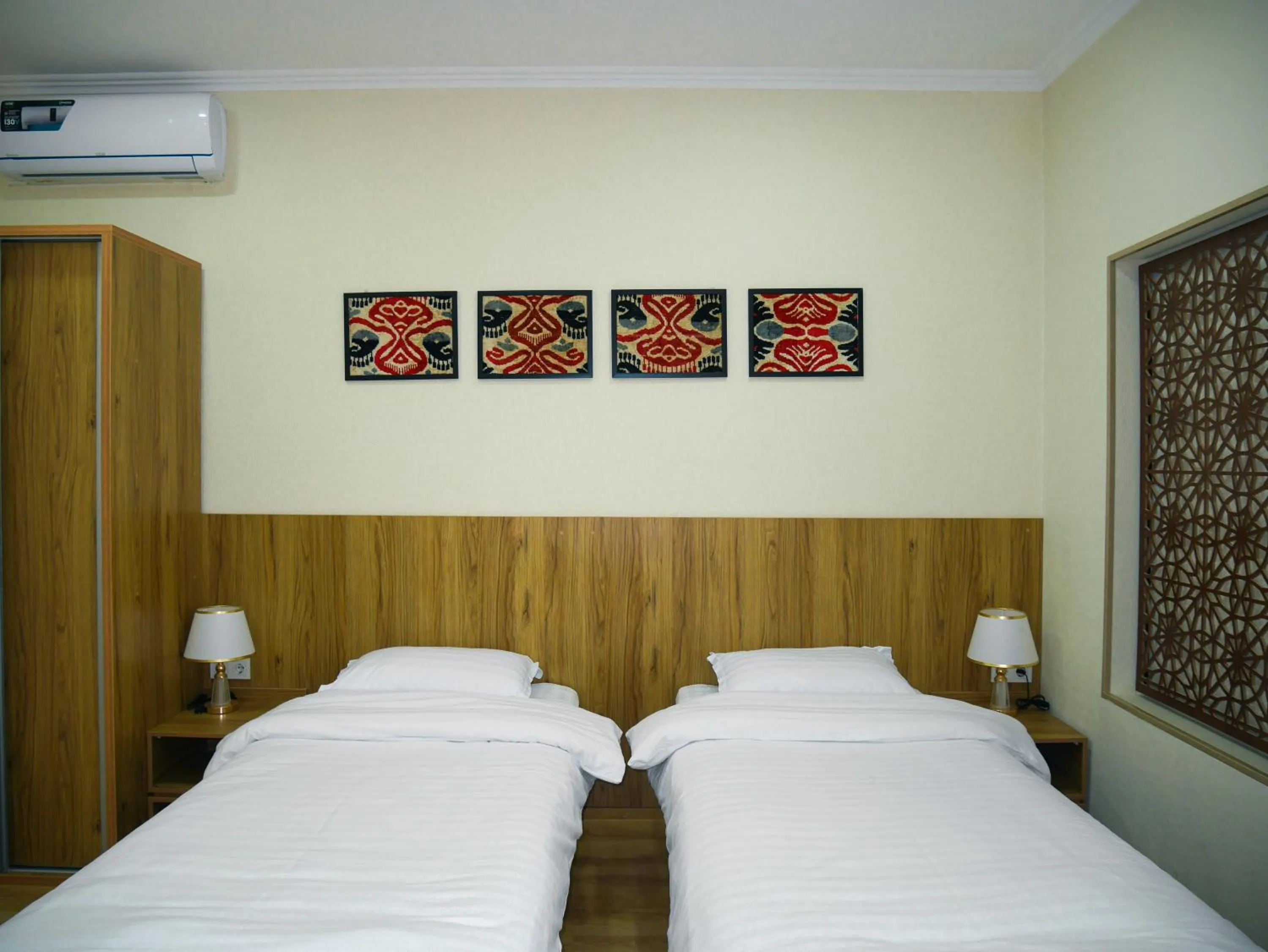 Bedroom, Bed in Oasis Boutique