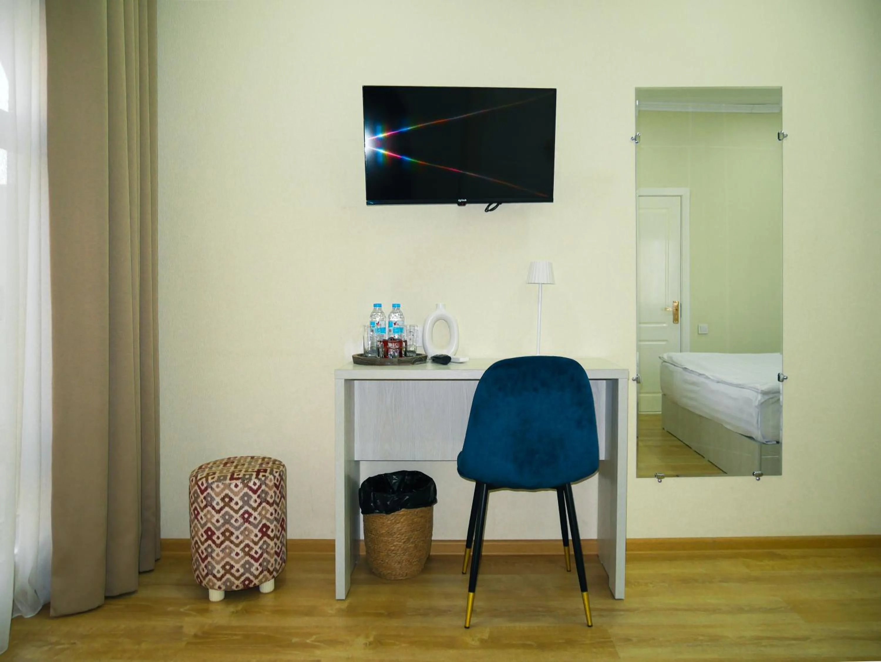 TV and multimedia, Bed in Oasis Boutique