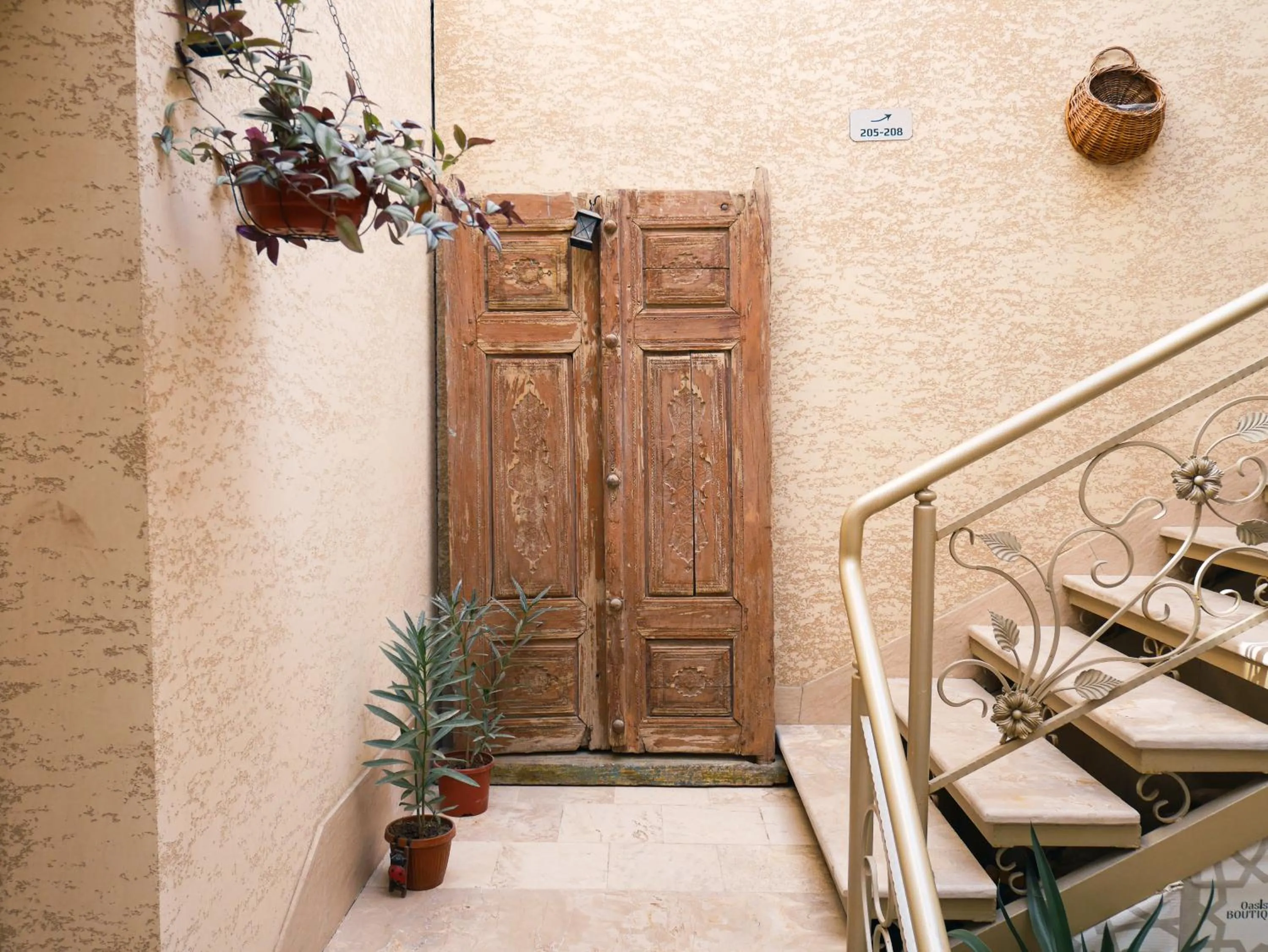 Inner courtyard view in Oasis Boutique