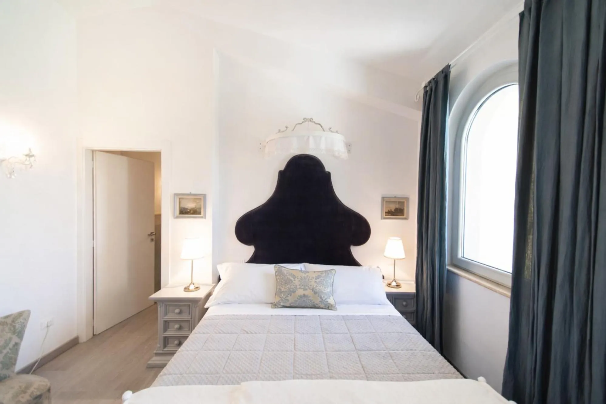 Bed in Country Lodge B&B