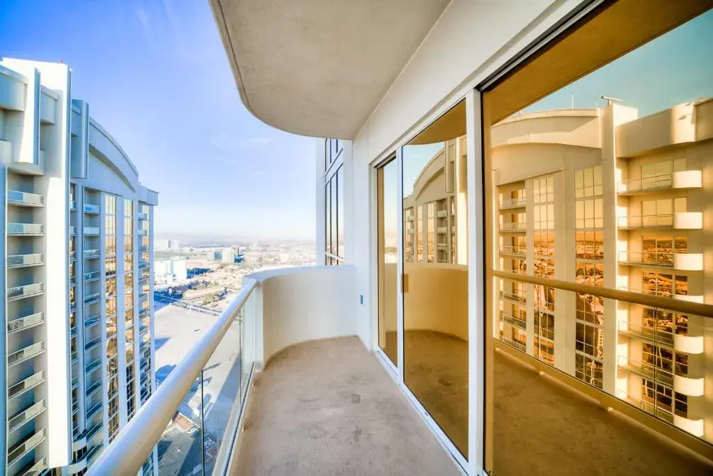 Elite 1BR Suite Strip View with Balcony in Jet Luxury Elite at The Signature Elite 1BR Suite Strip View with Balcony in Jet Luxury Elite at The Signature