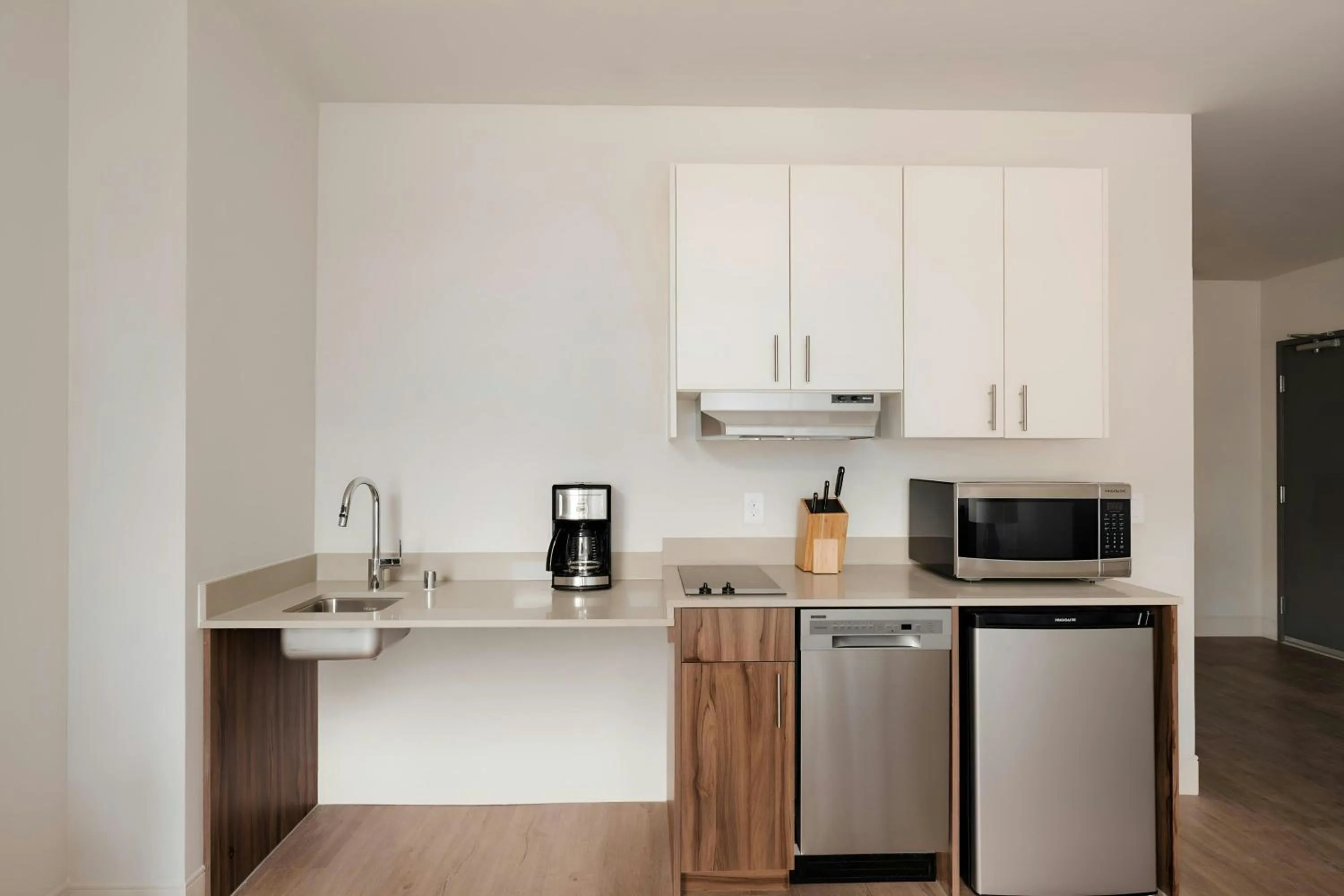 Kitchen or kitchenette in Sonder by Marriott Bonvoy Pivot Apartments Capitol Hill