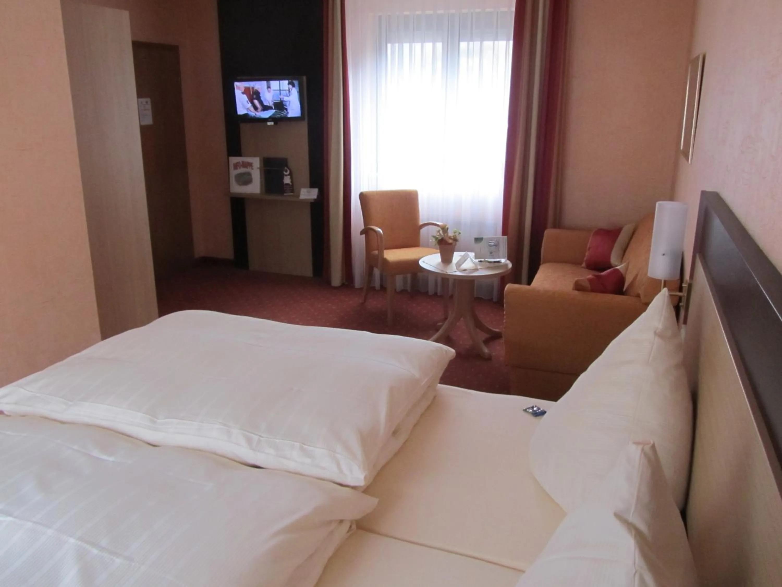 TV and multimedia, Bed in Weinhaus Berg