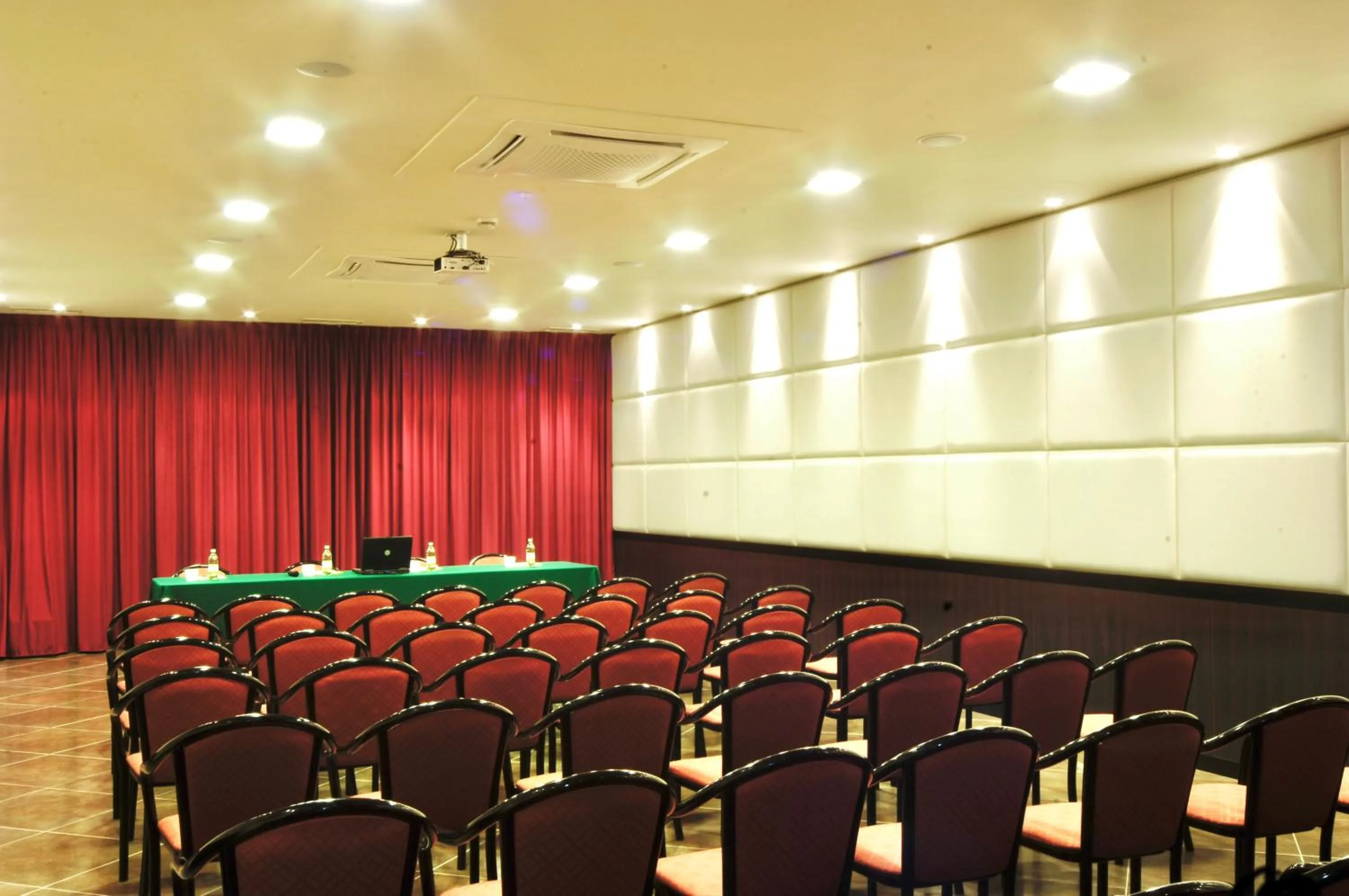 Meeting/conference room in El Patio Hotel