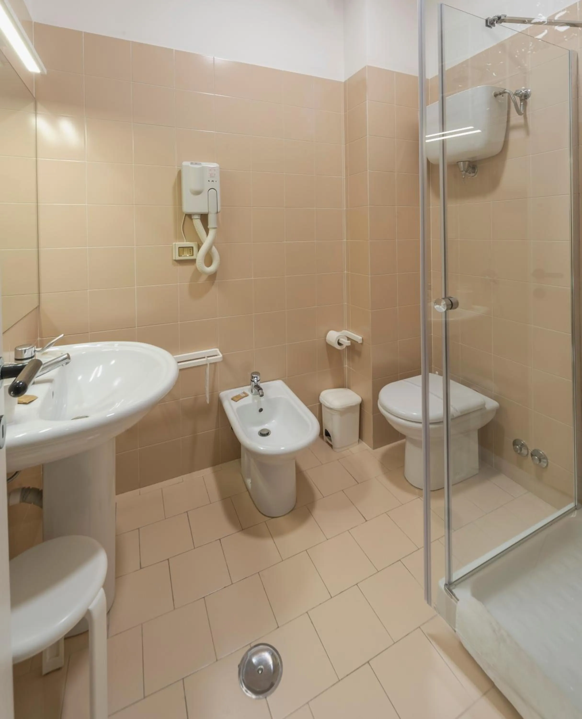 Shower in El Patio Hotel