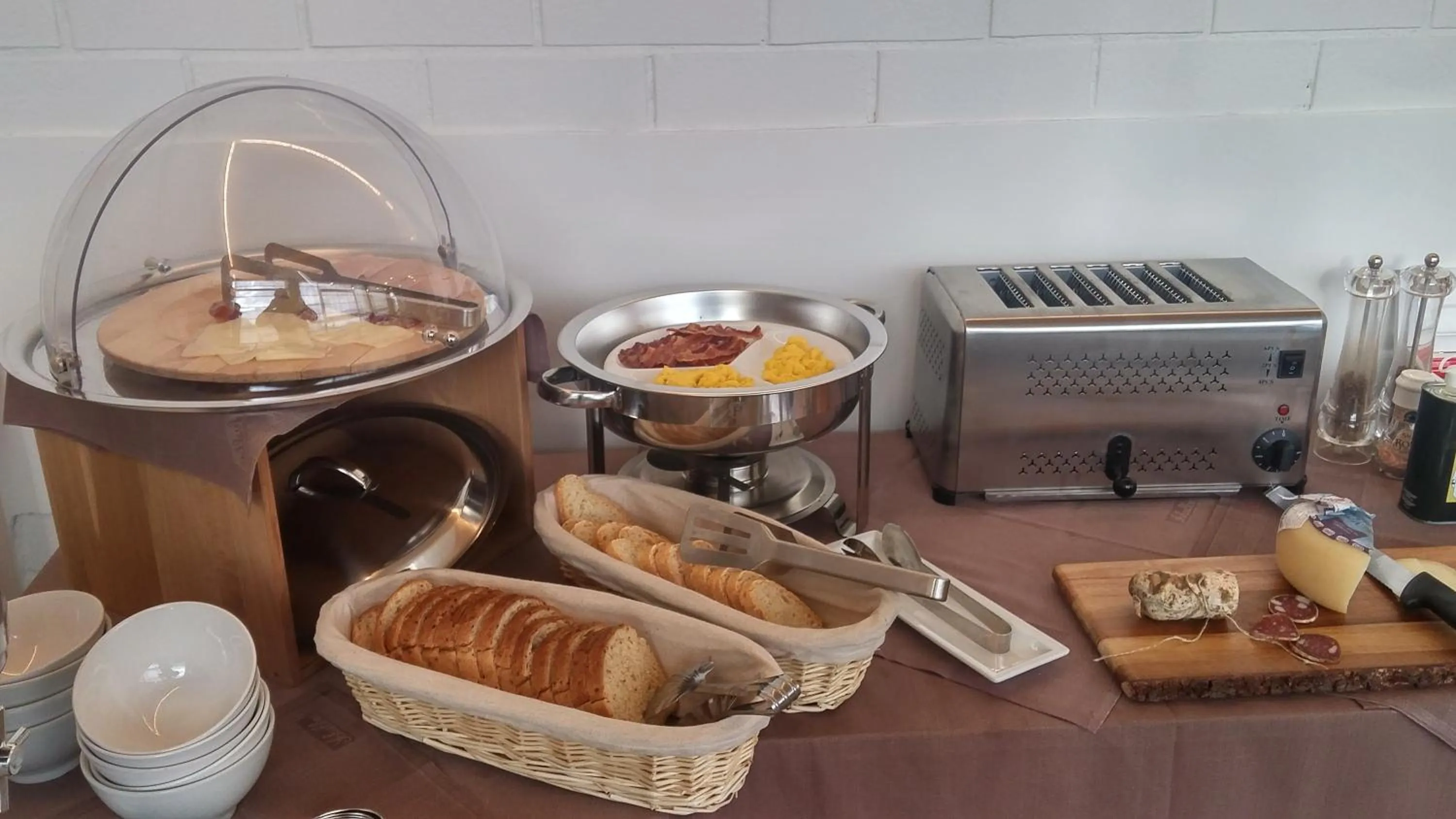Continental breakfast in El Patio Hotel