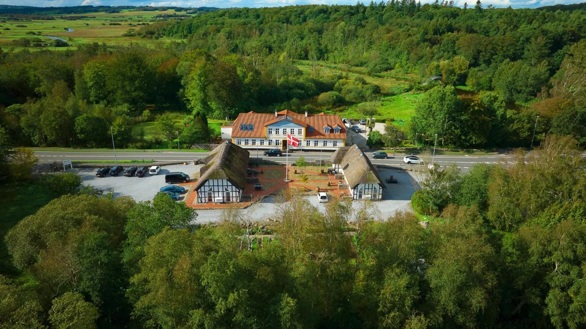 Property building in Fladbro Kro