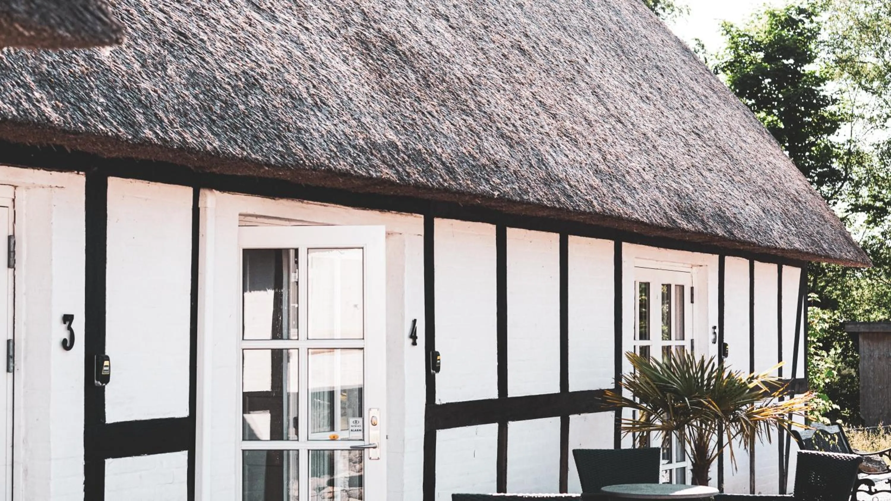 Property building in Fladbro Kro