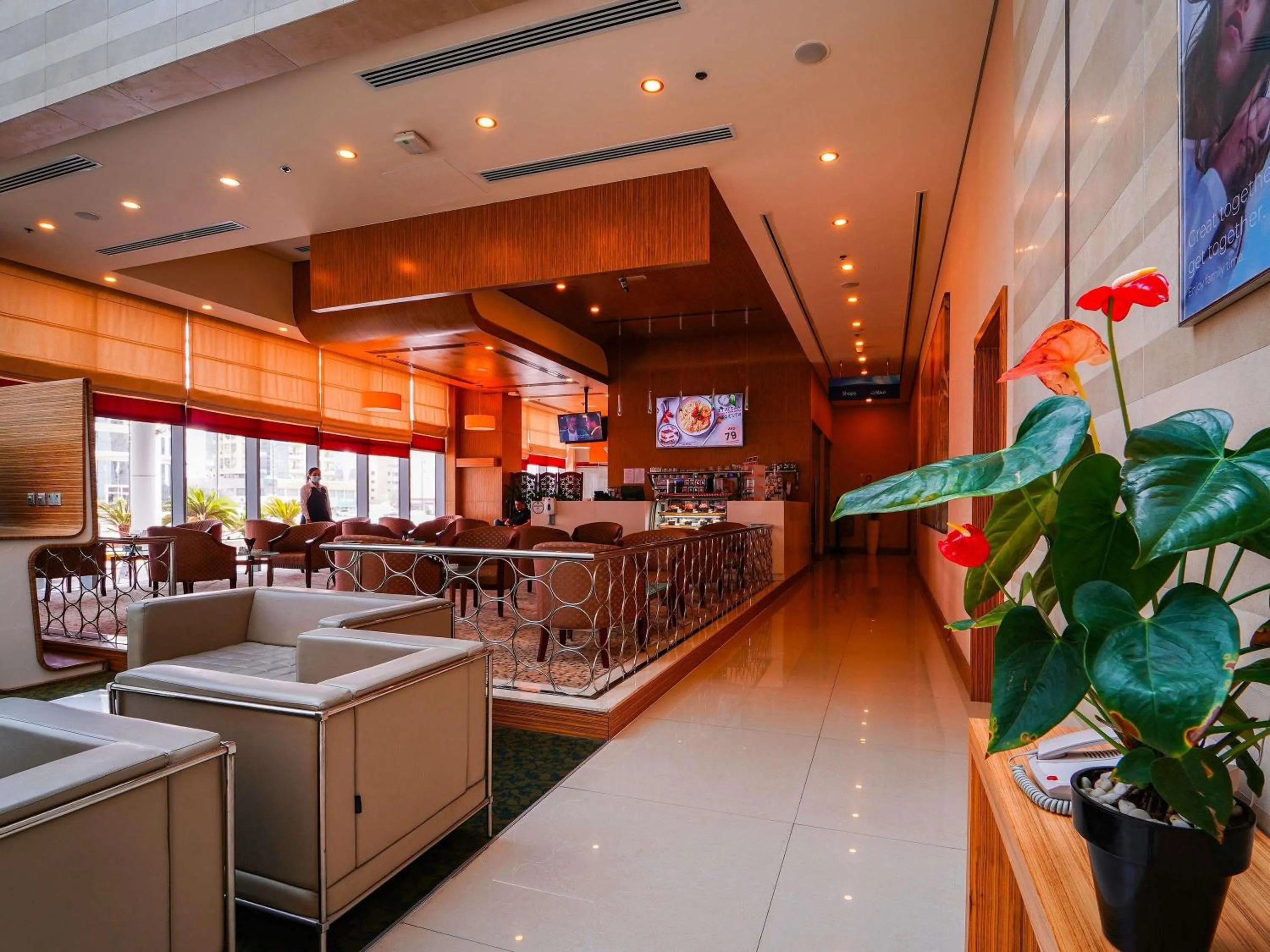 Restaurant/places to eat in Novotel Fujairah