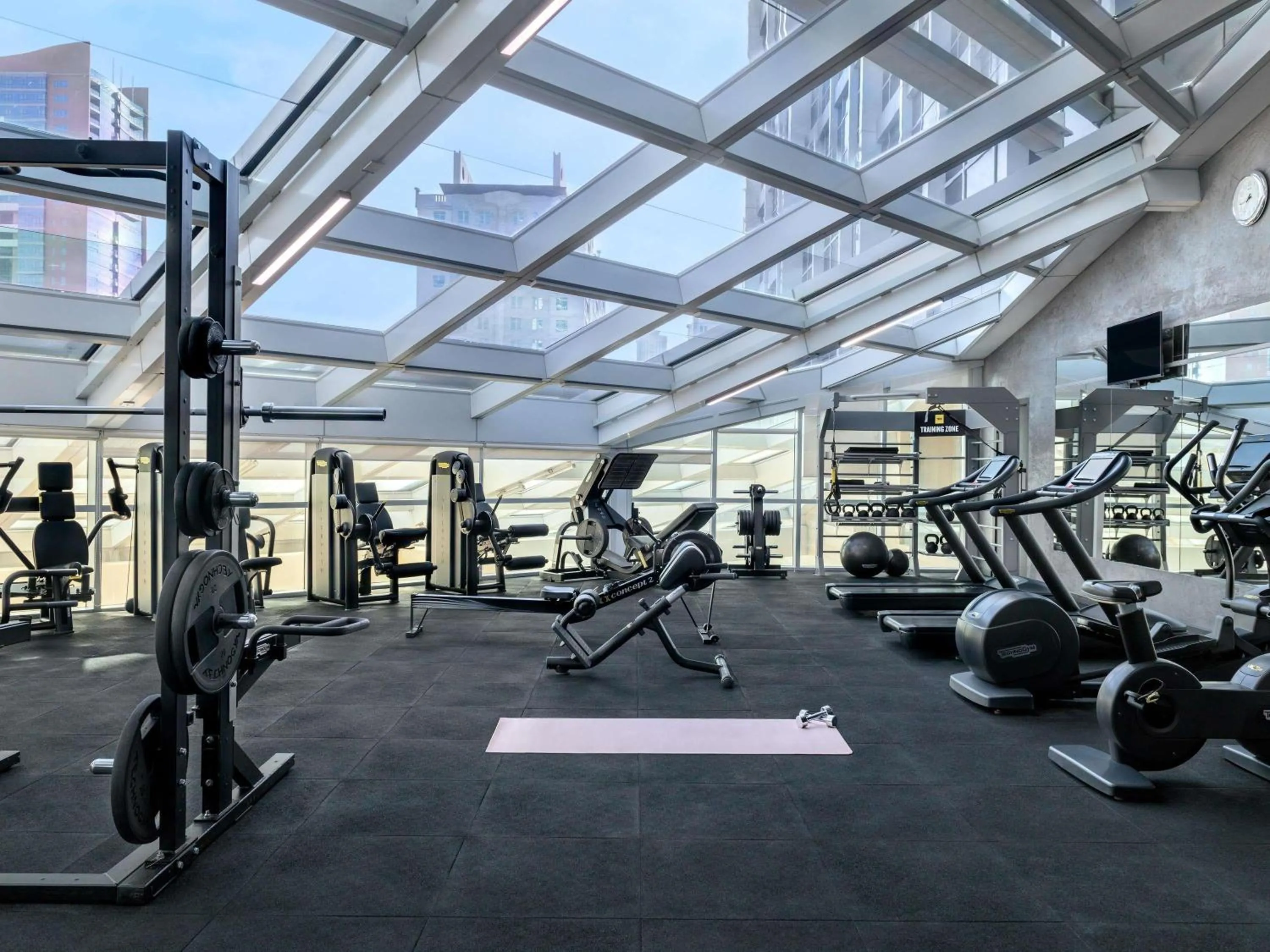 Fitness centre/facilities in Novotel Fujairah