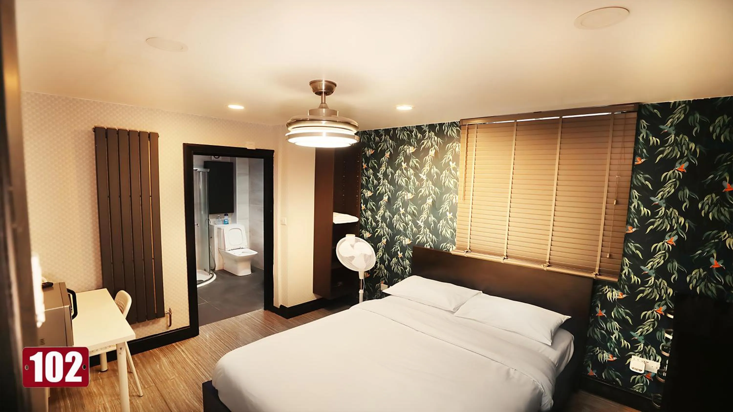 Photo of the whole room, Bed in Private Boutique Apartments London