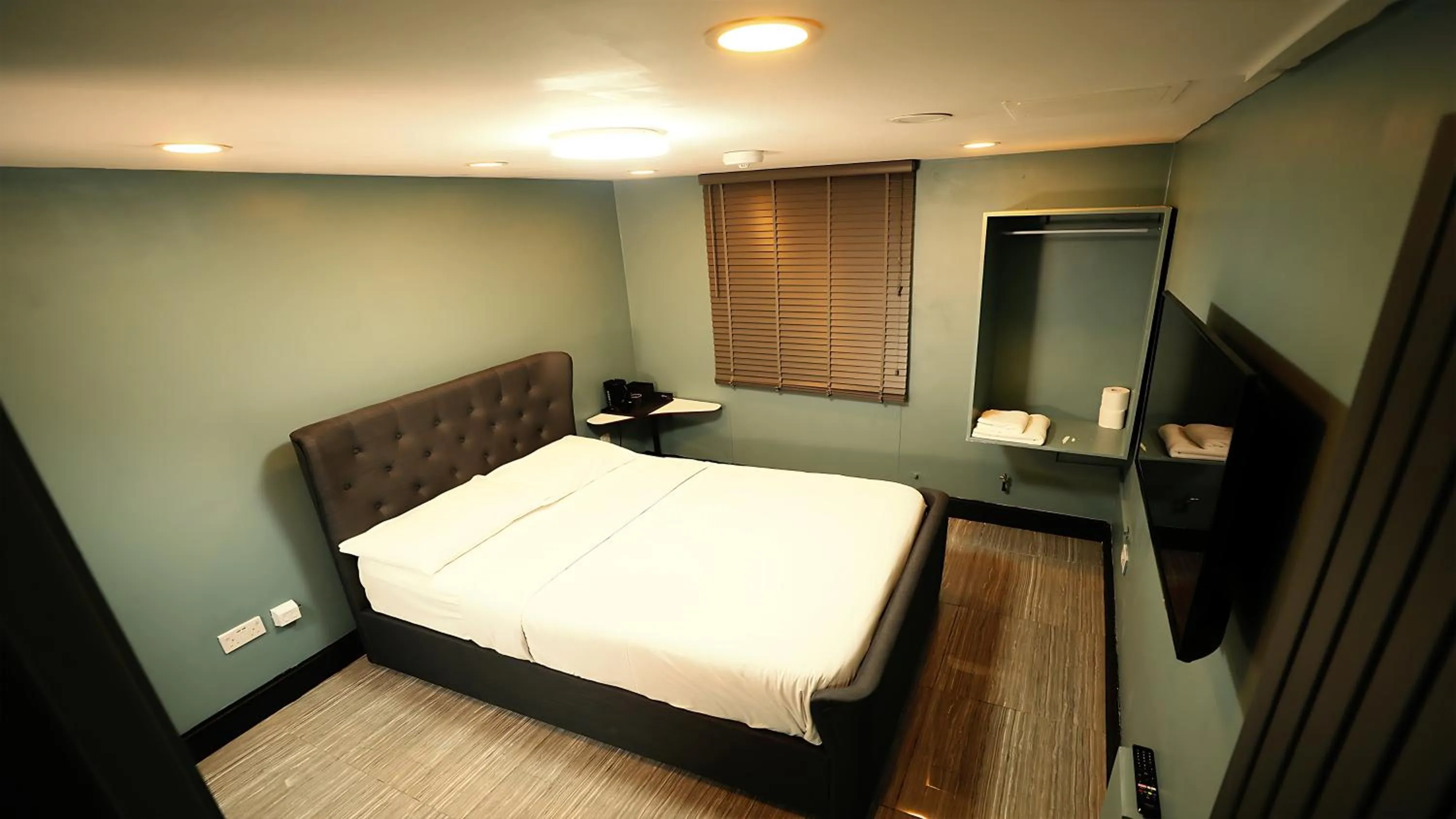 Bed in Private Boutique Apartments London