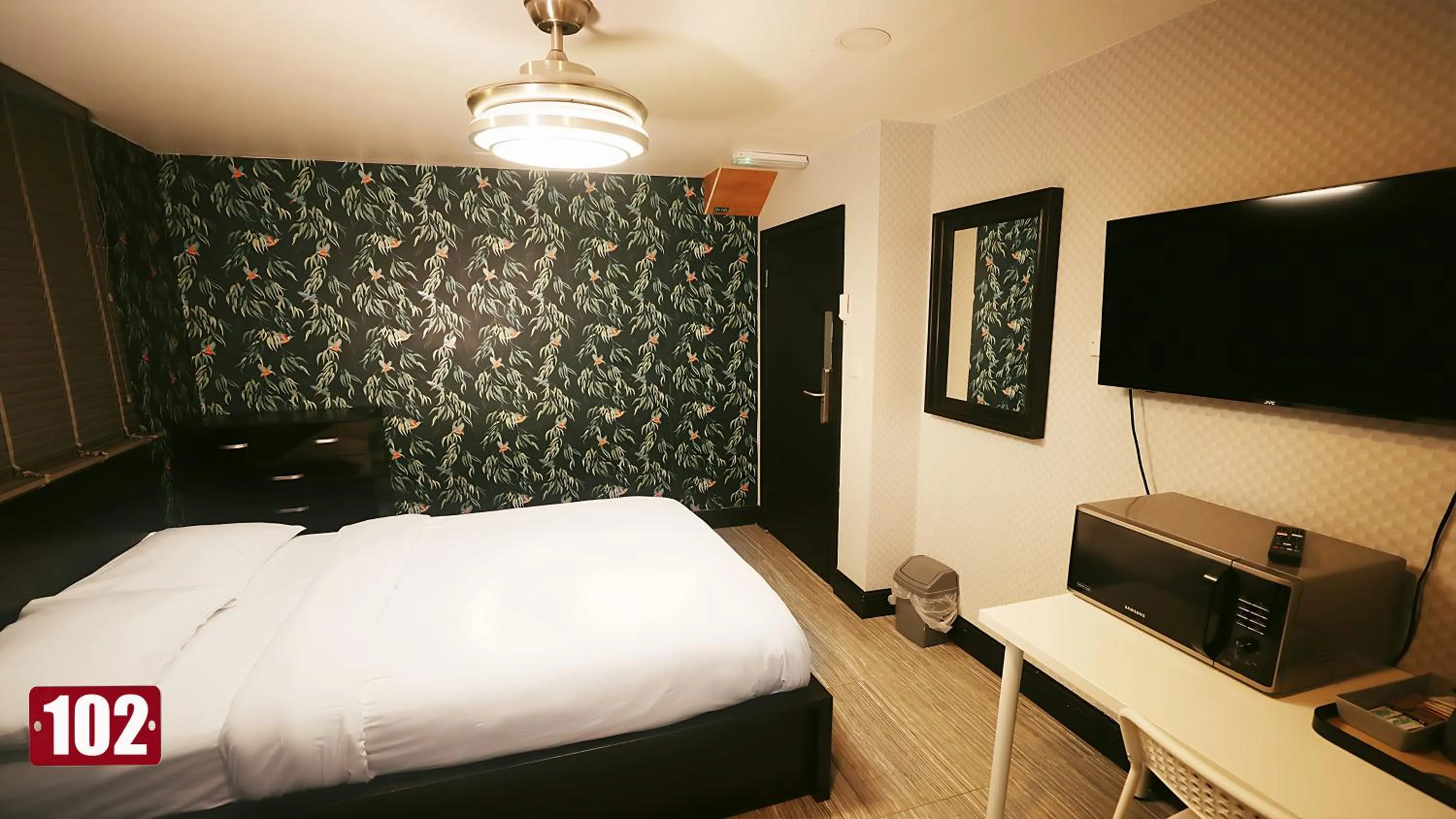 Photo of the whole room, Bed in Private Boutique Apartments London