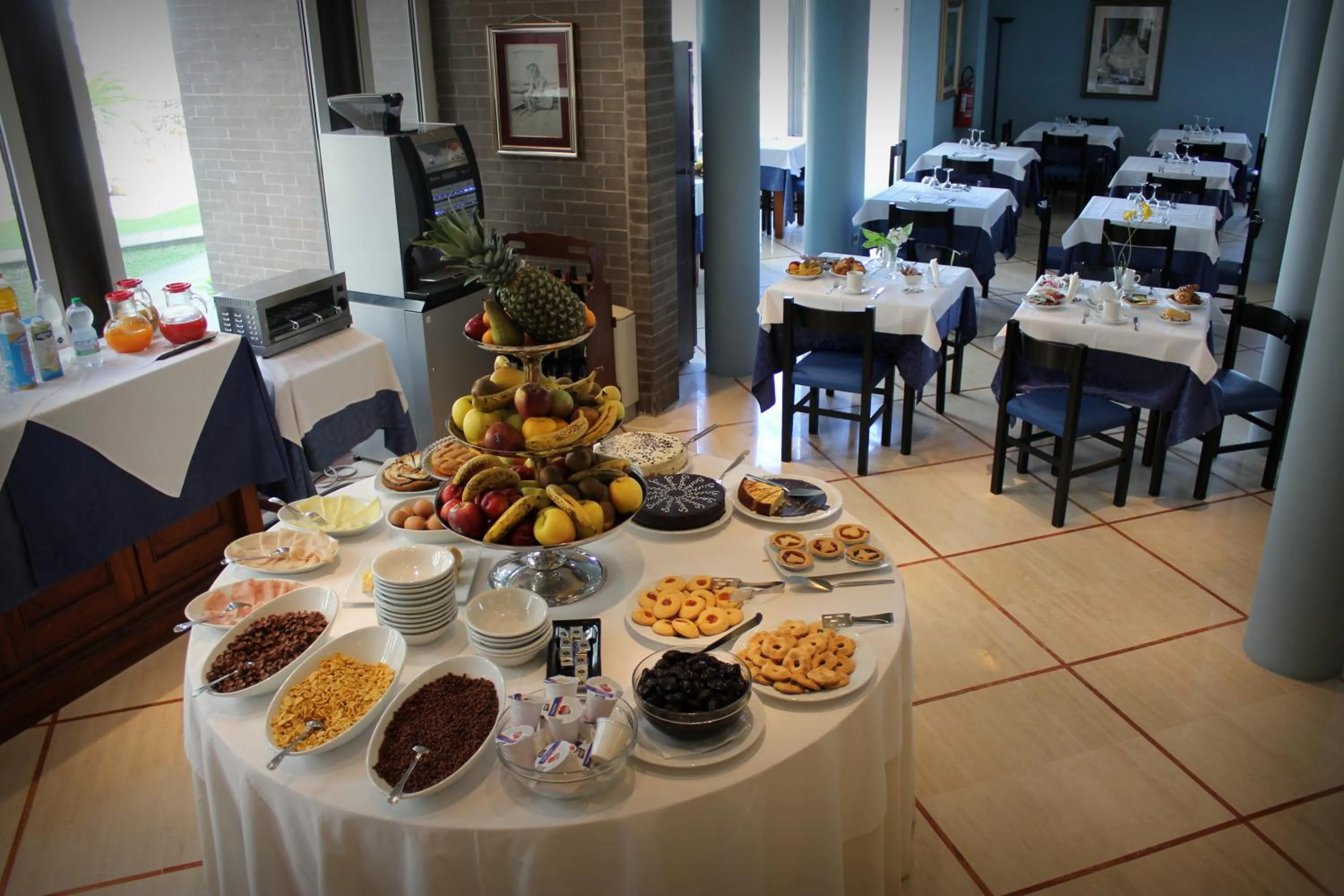 Food and drinks in Hotel Marini