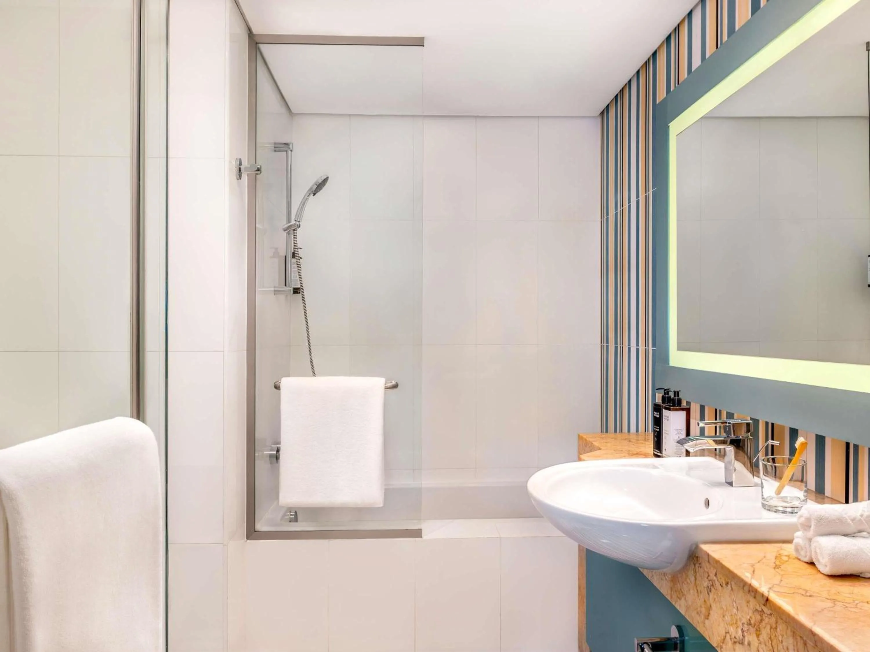 Bedroom in Aparthotel Adagio Fujairah