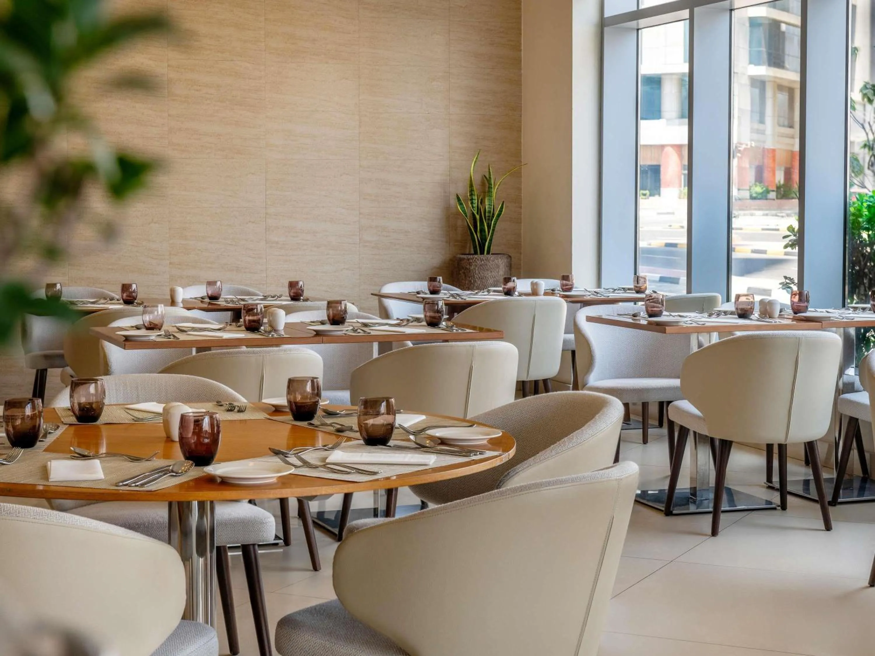 Restaurant/places to eat in Aparthotel Adagio Fujairah