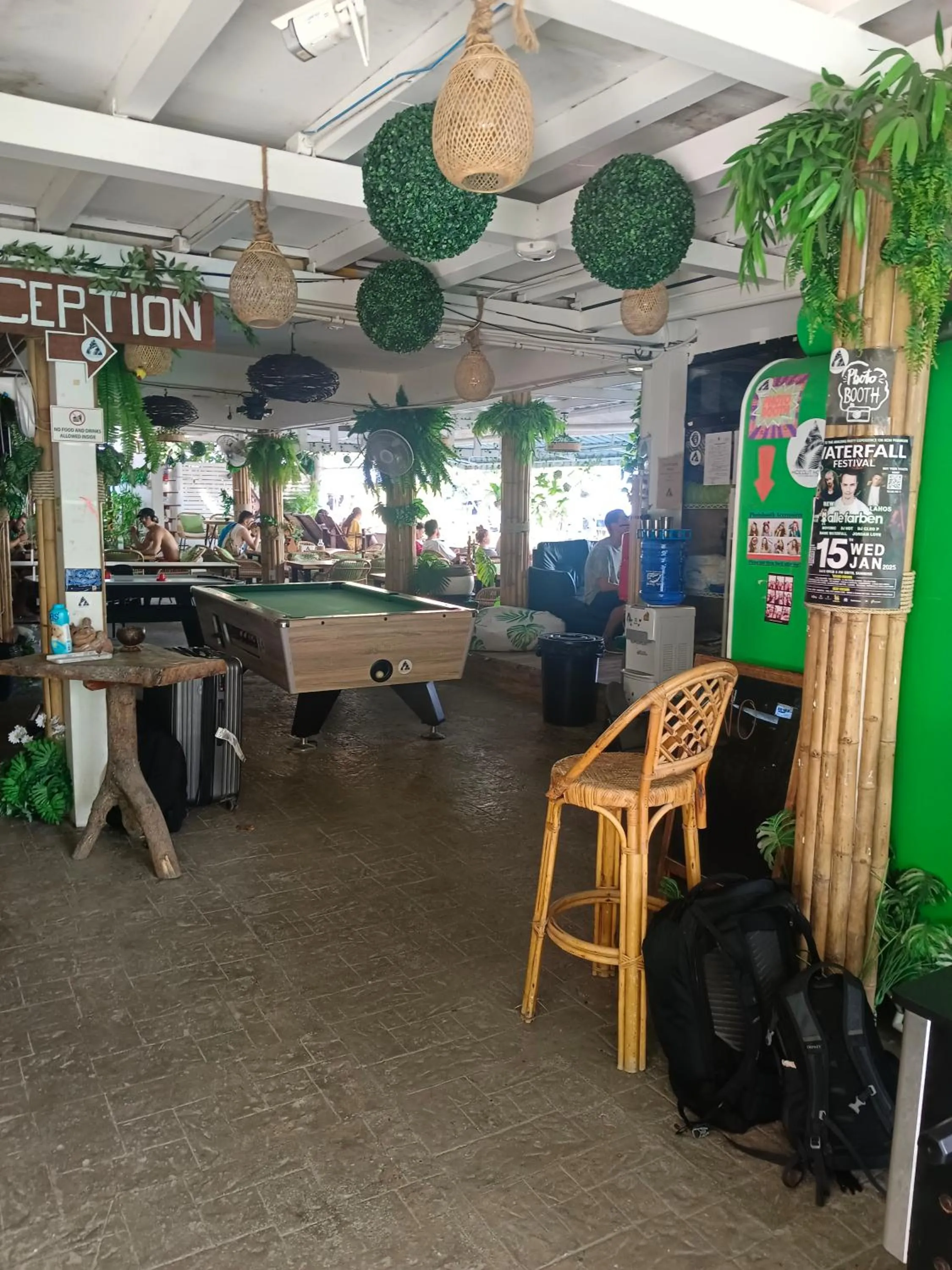 Restaurant/places to eat in Haadrin village Fullmoon