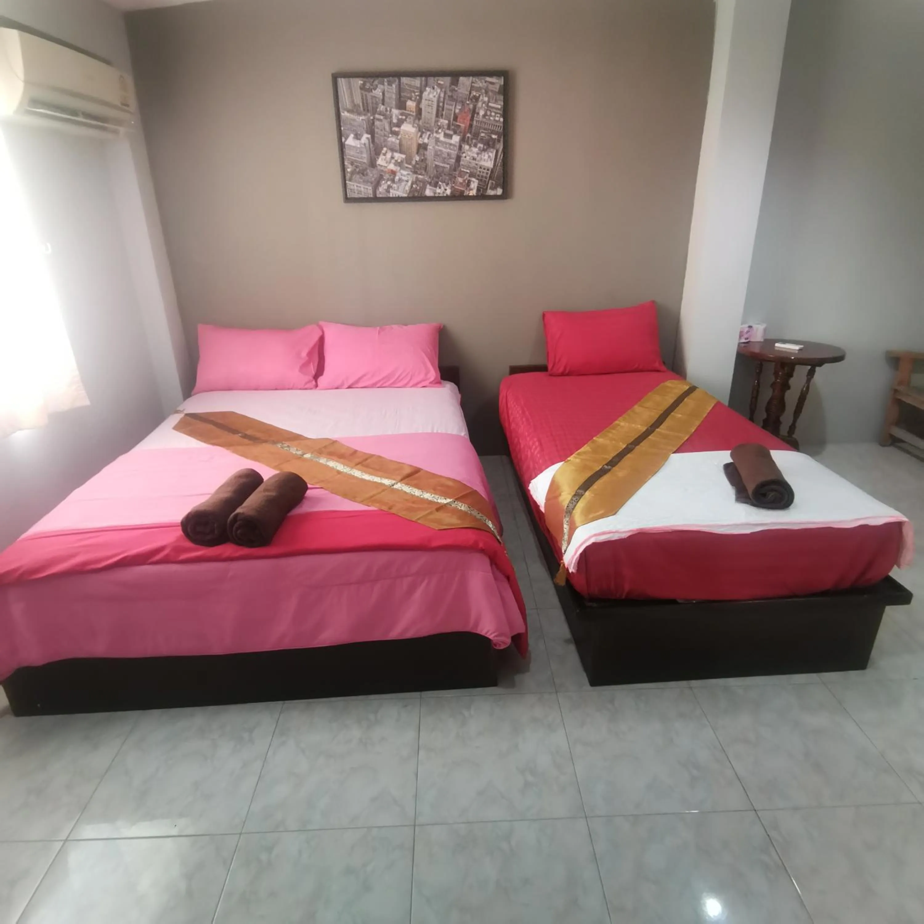 Photo of the whole room, Bed in Haadrin village Fullmoon