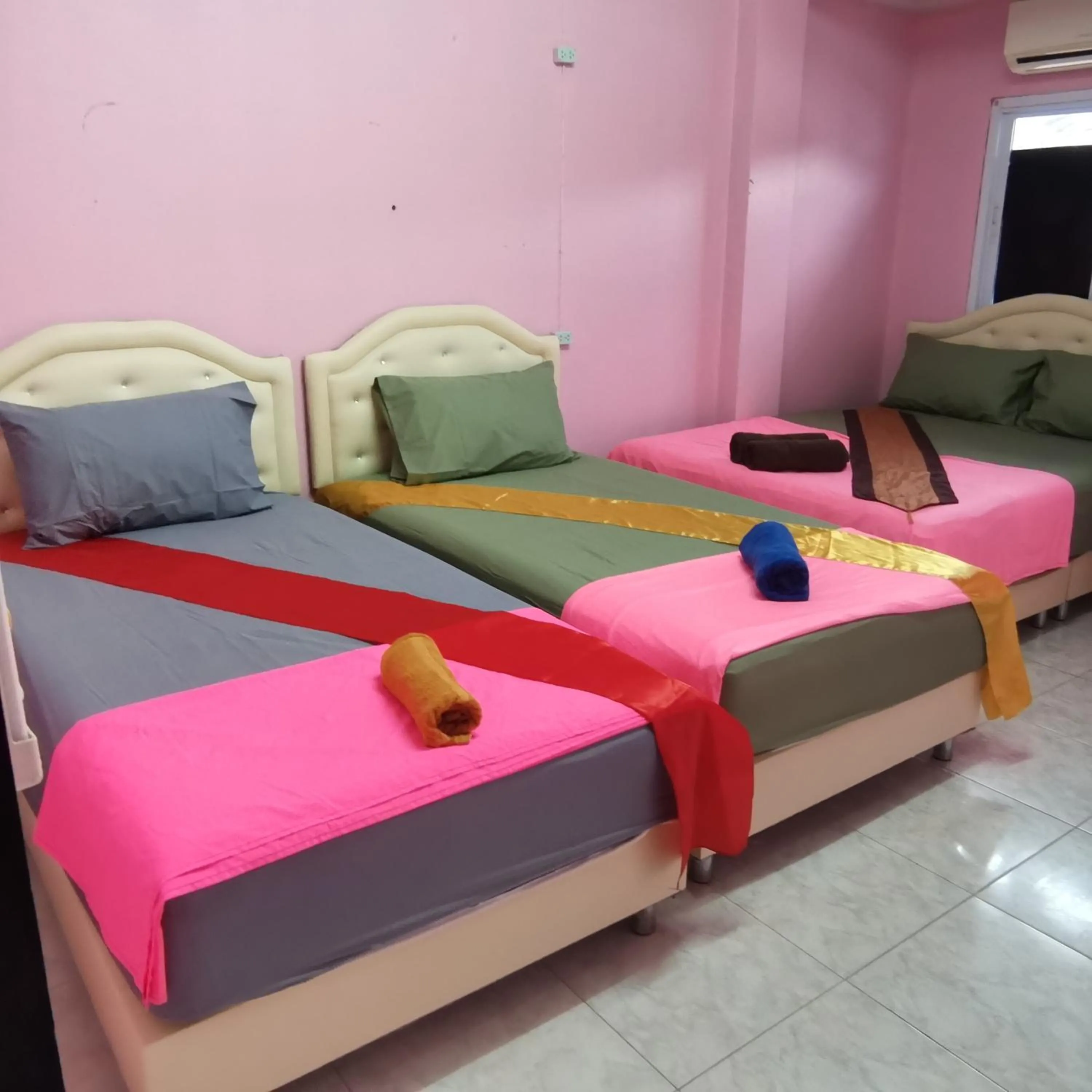 Bed in Haadrin village Fullmoon