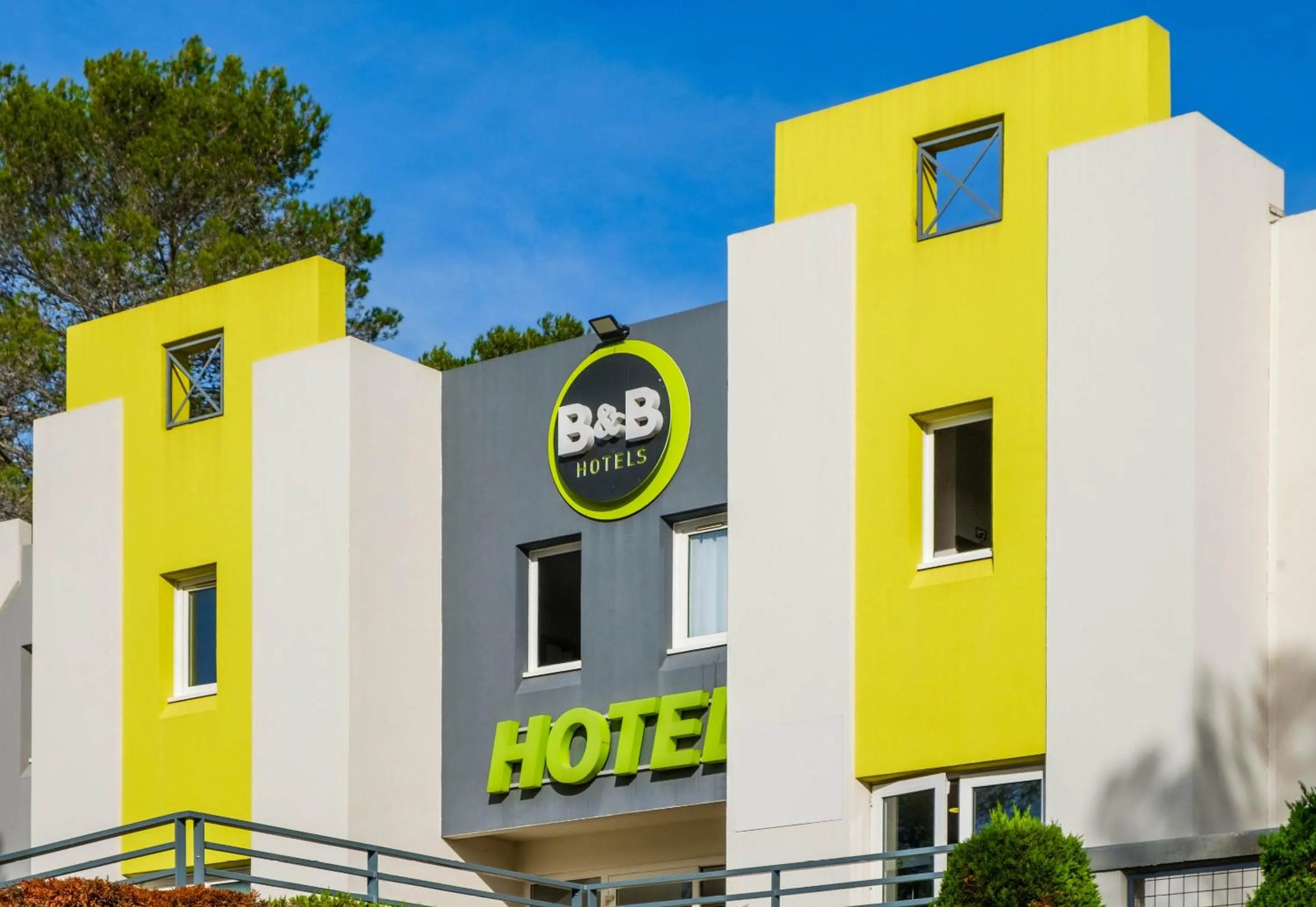Property building in B&B HOTEL Antibes Sophia Le Relais