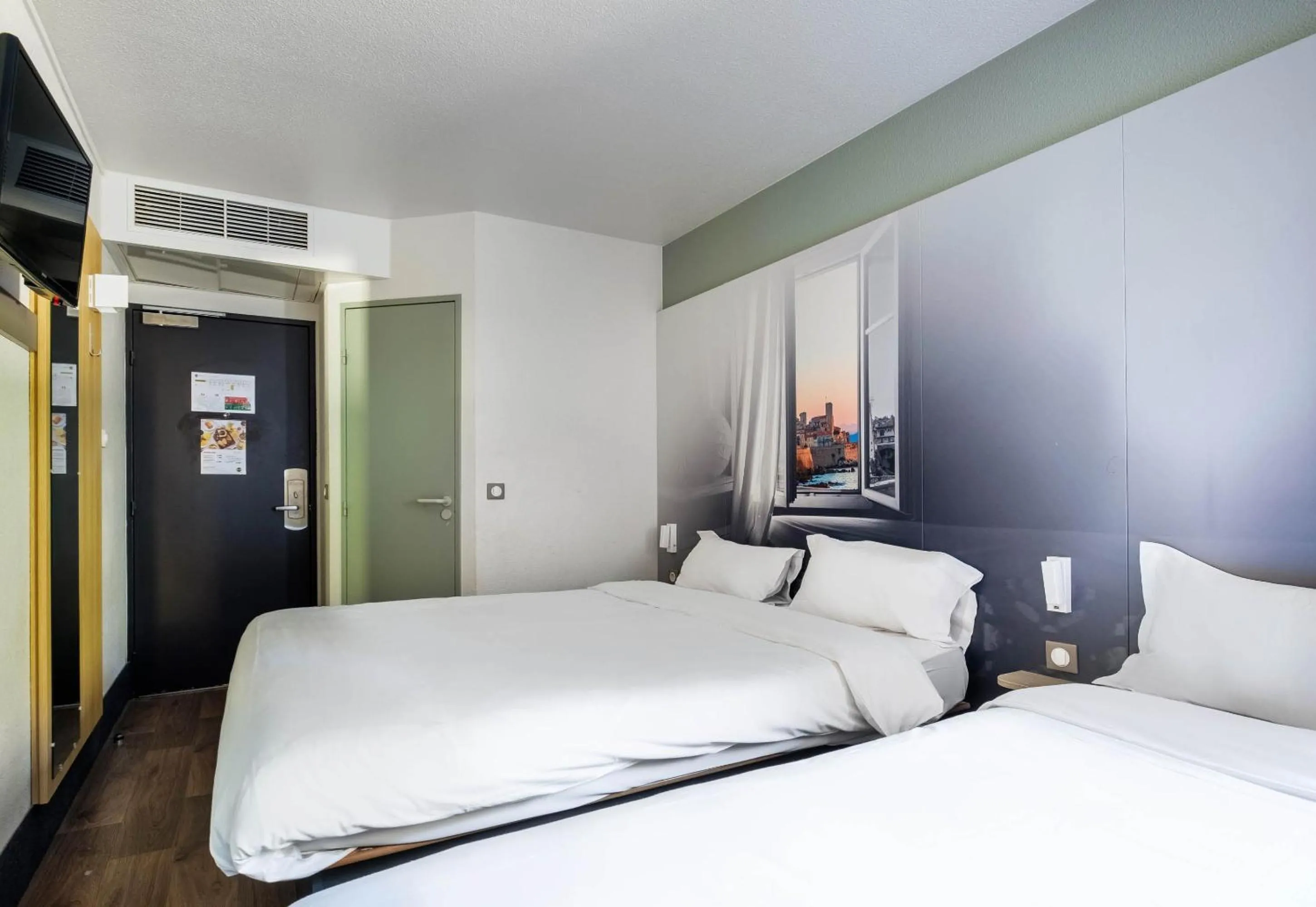 Bedroom, Bed in B&B HOTEL Antibes Sophia Le Relais