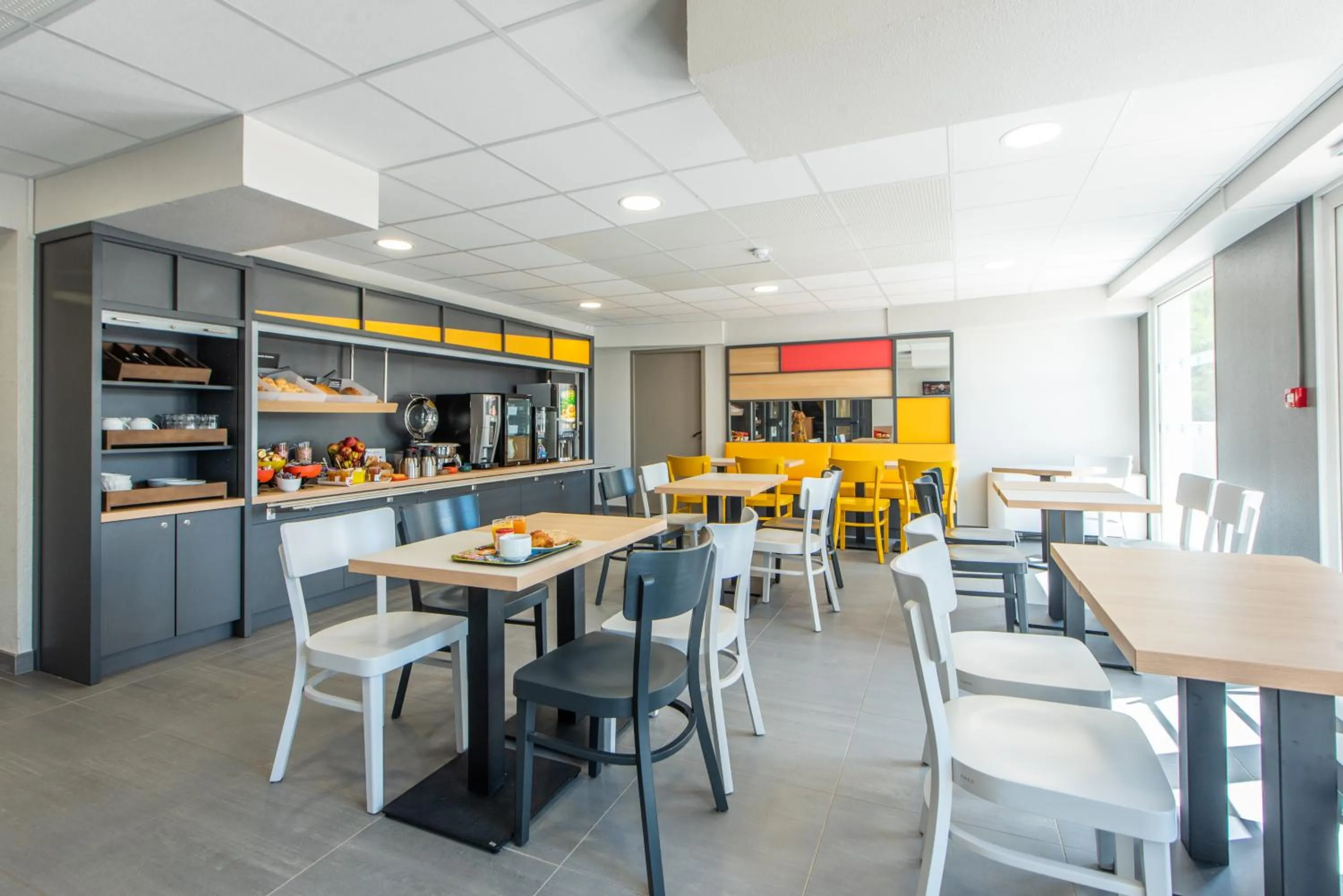 Buffet breakfast in B&B HOTEL Antibes Sophia Le Relais