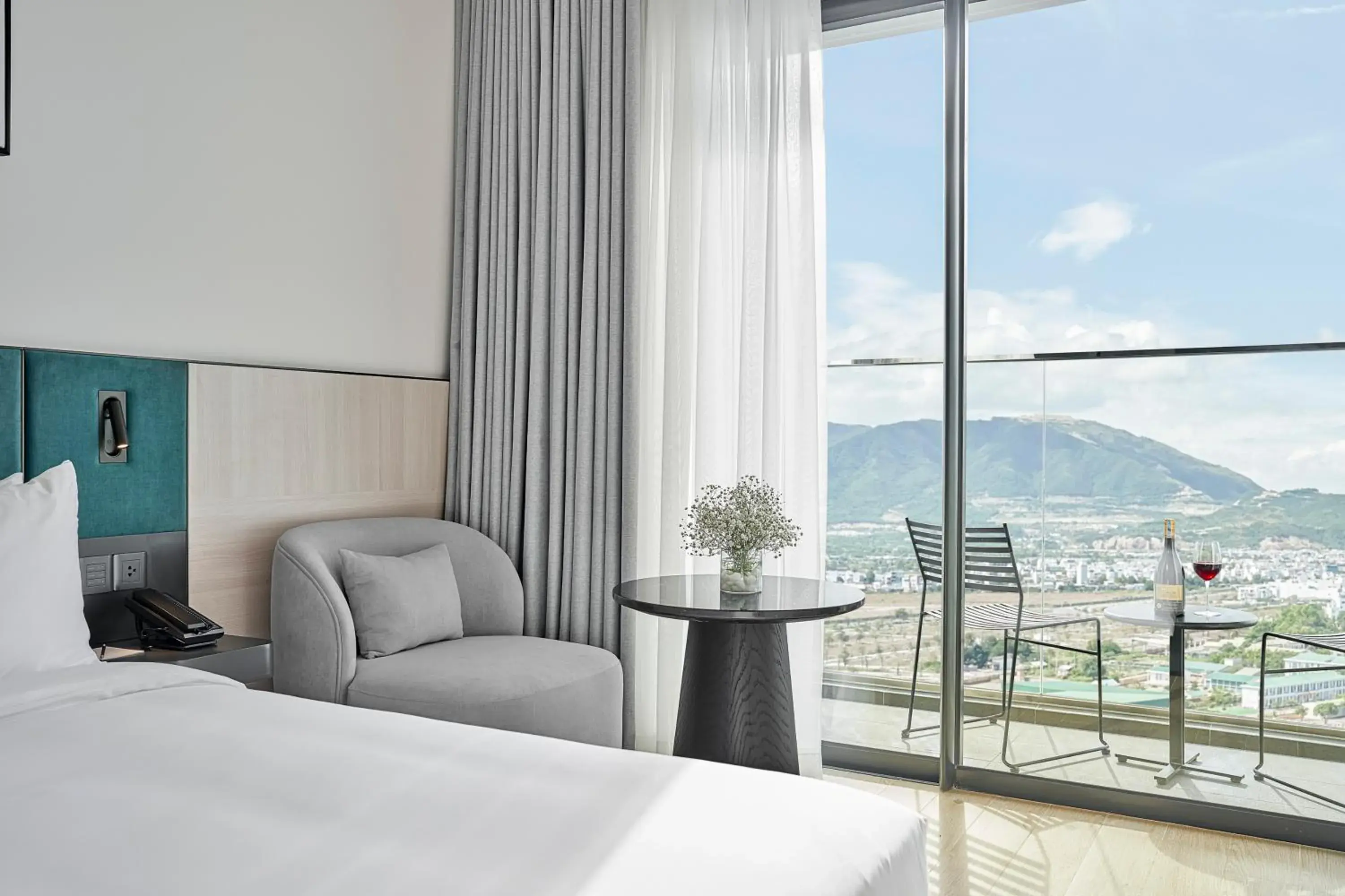 Twin Room with Mountain View in December Hotel Twin Room with Mountain View in December Hotel