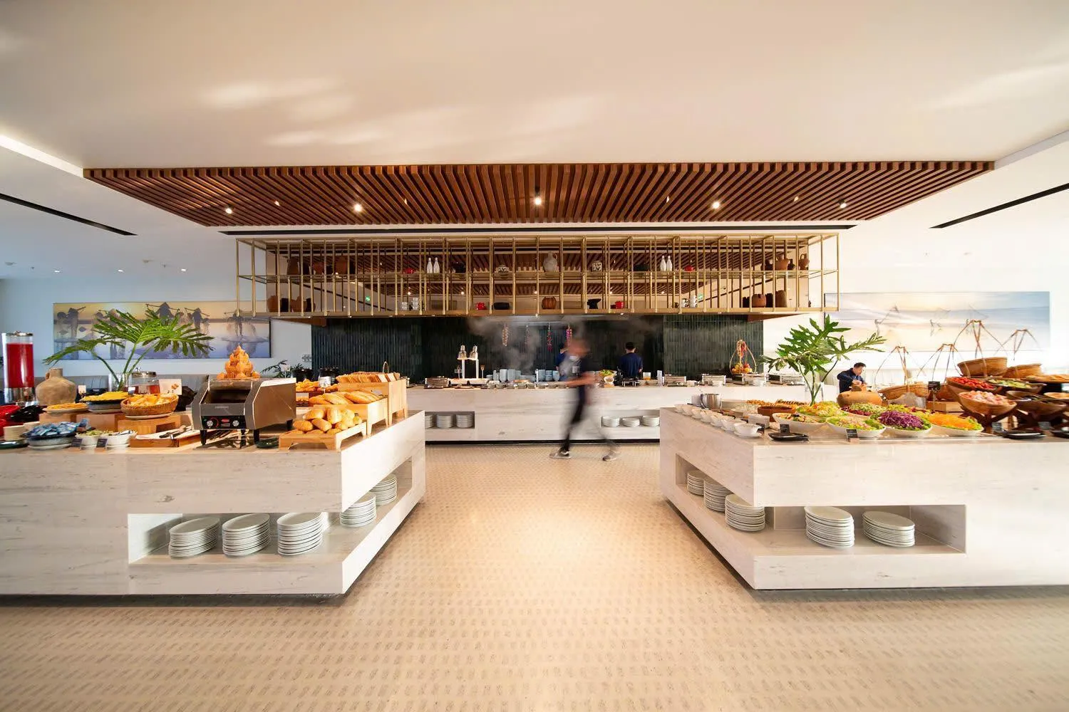 Restaurant/places to eat in December Hotel