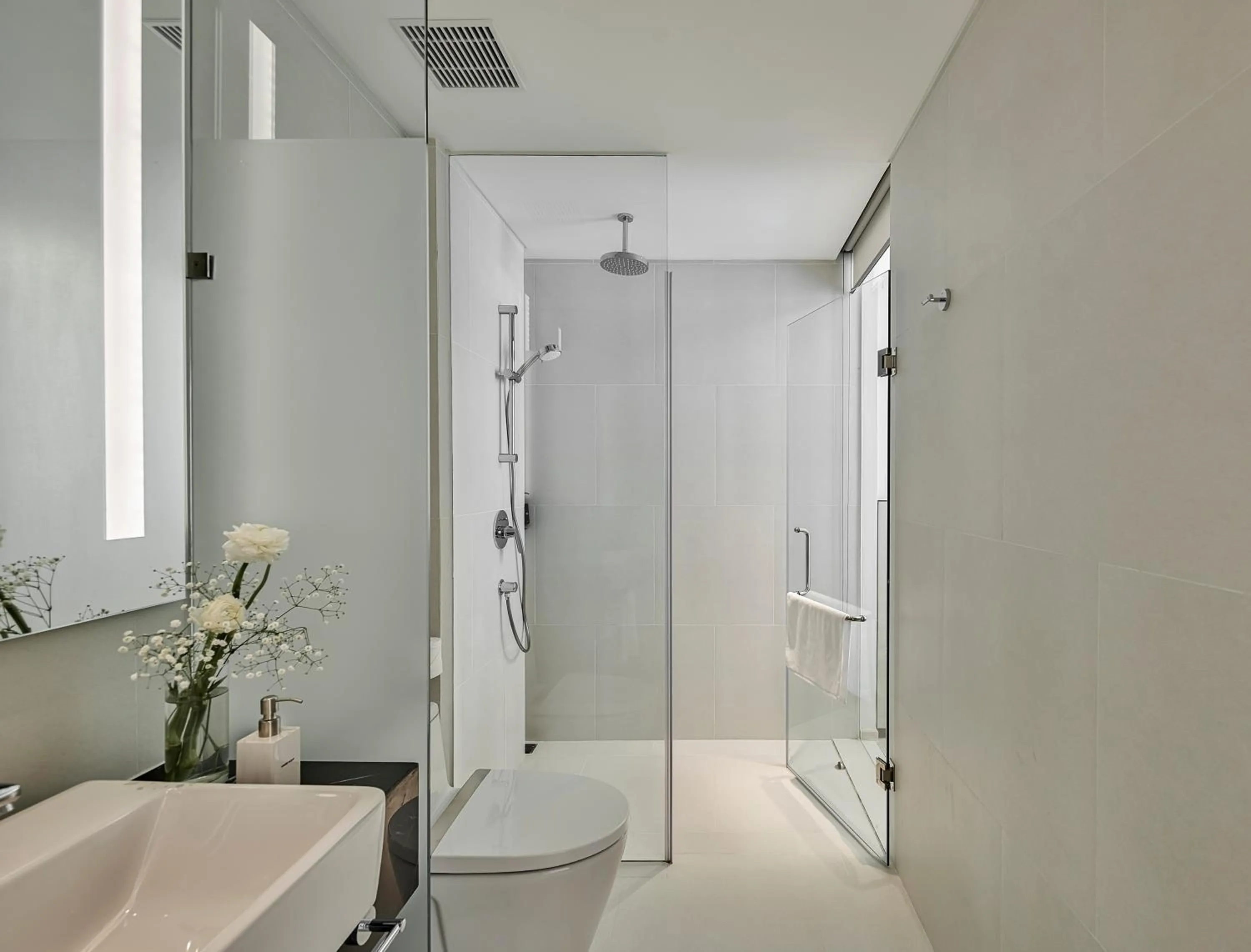 Bathroom in December Hotel