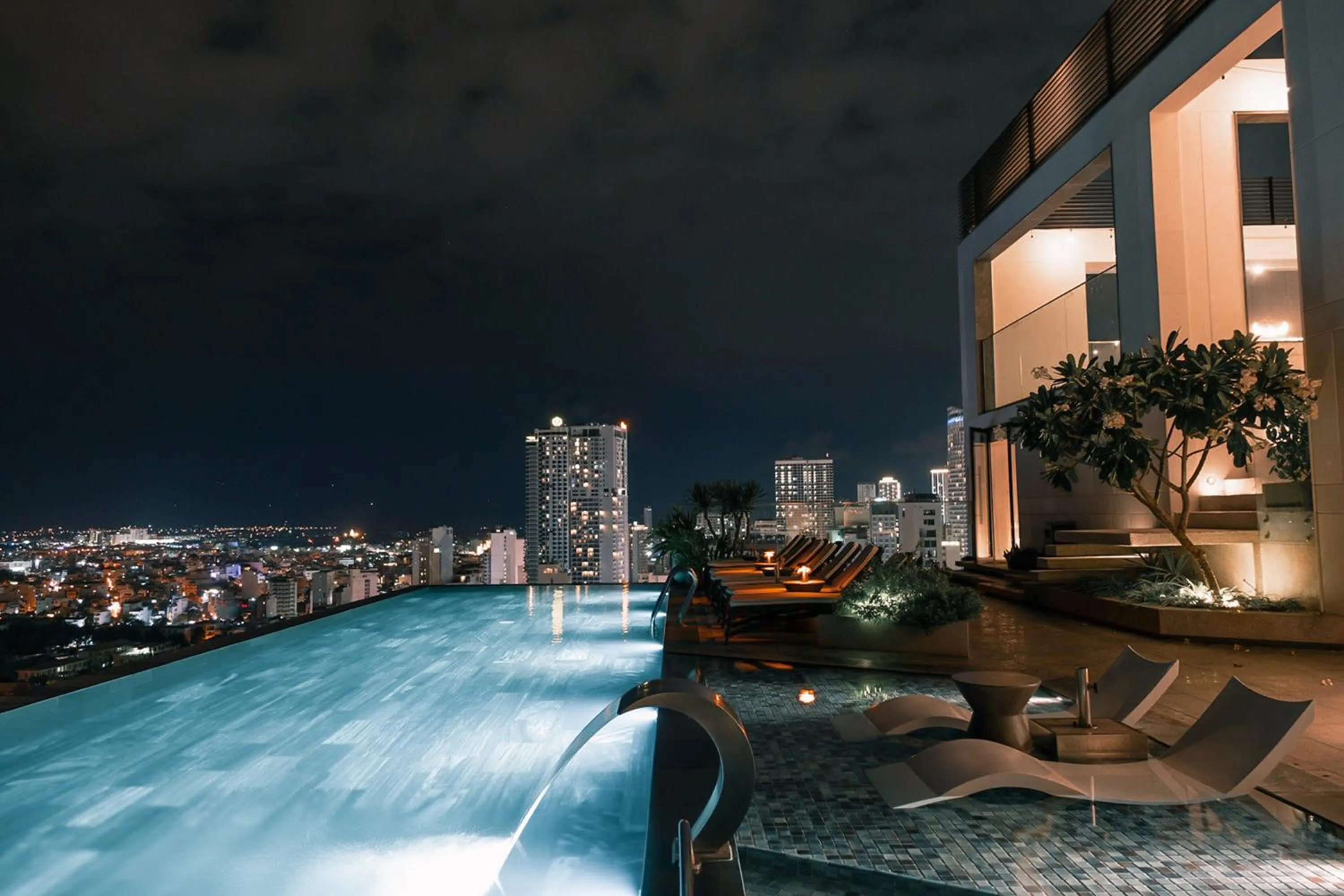 Swimming pool in December Hotel