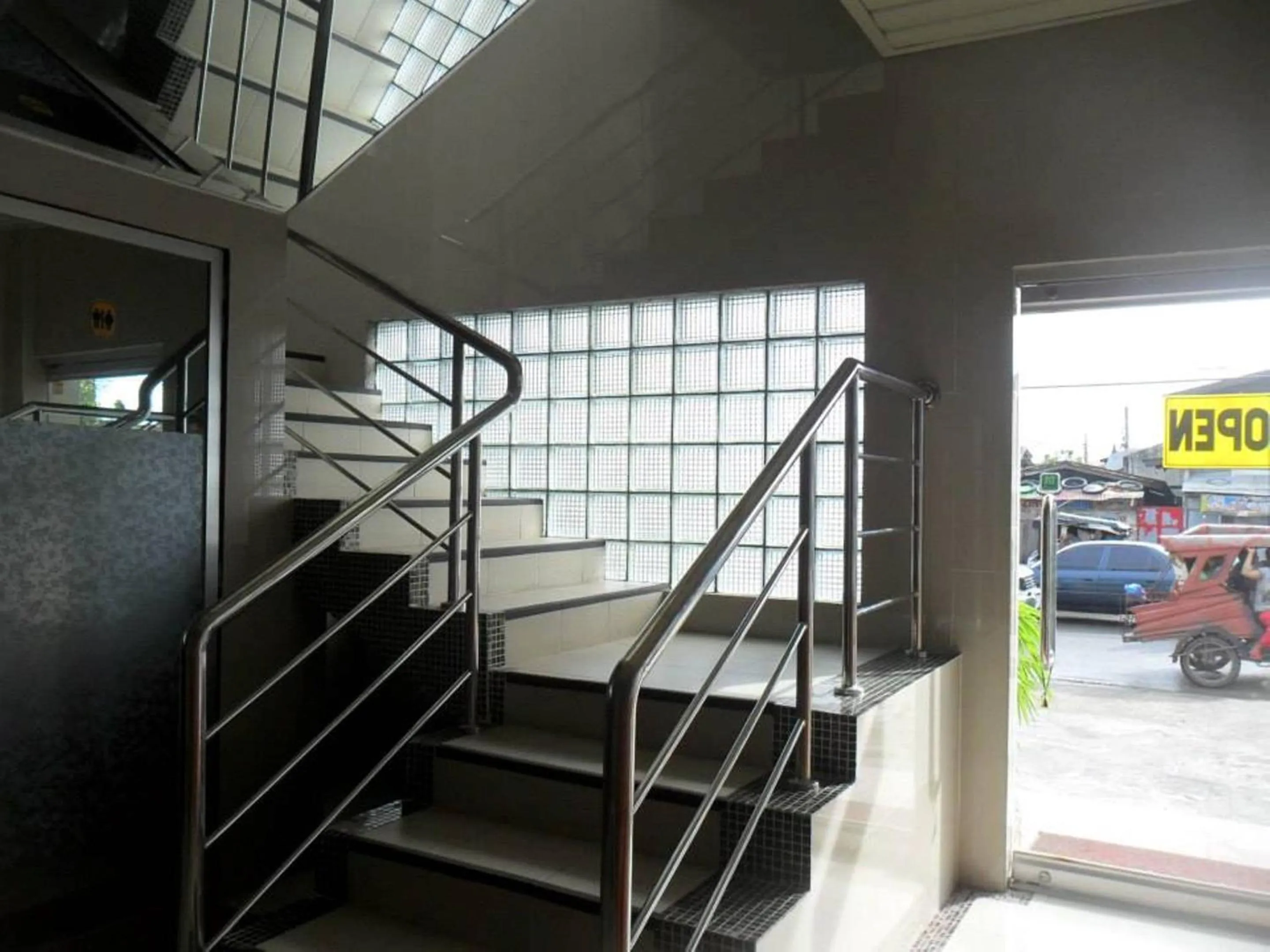 Decorative detail in BnT Inn