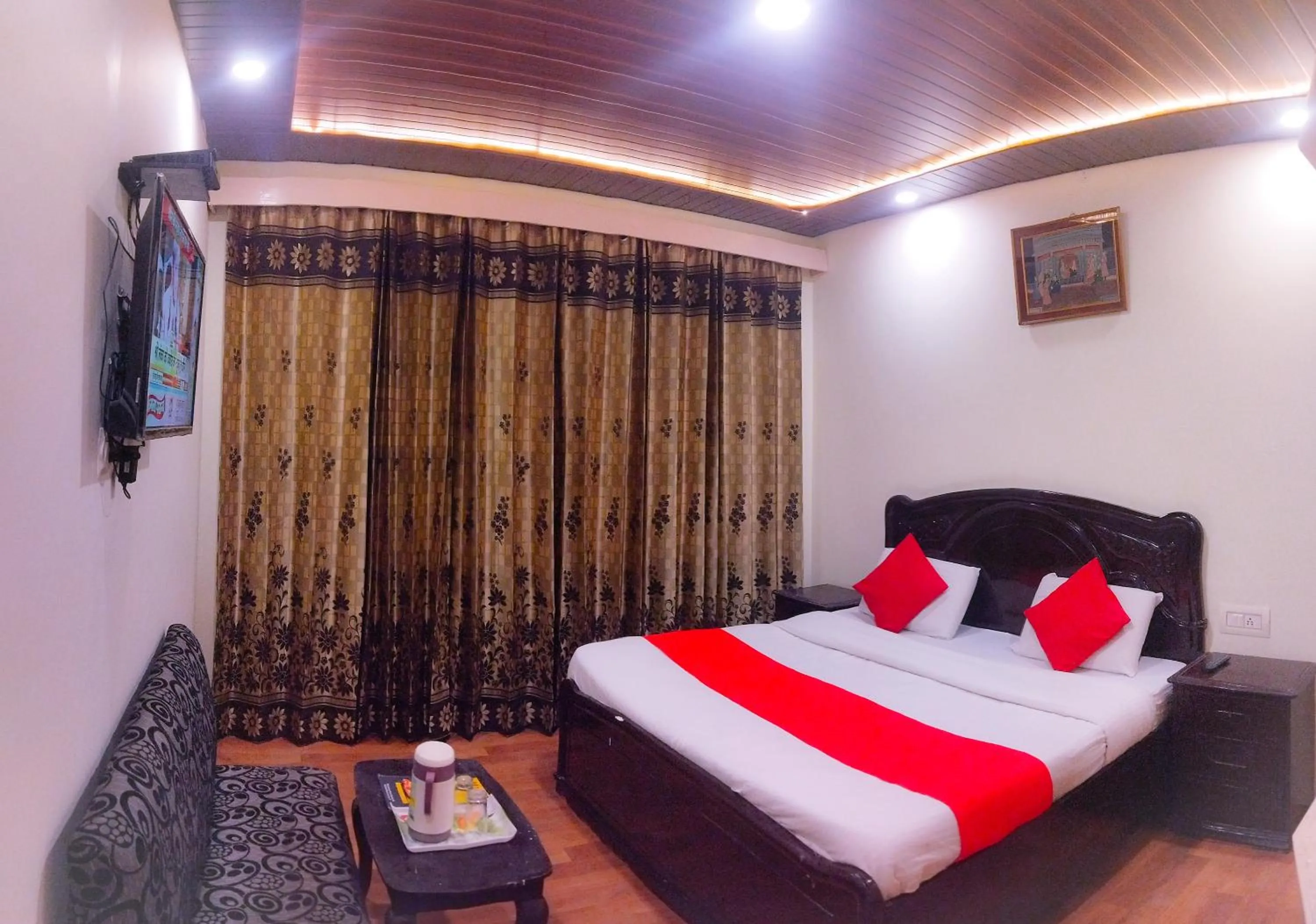 Bedroom, Bed in Surya Resort Dalhousie