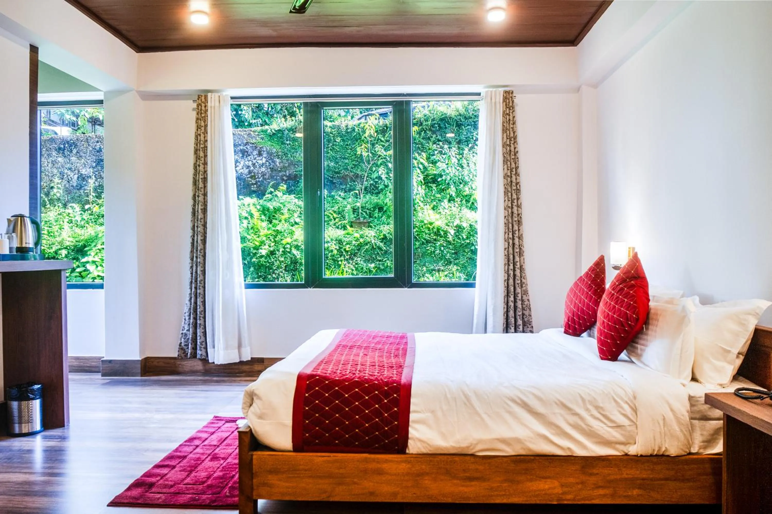 Bed in Sharolyn Boutique Hotel