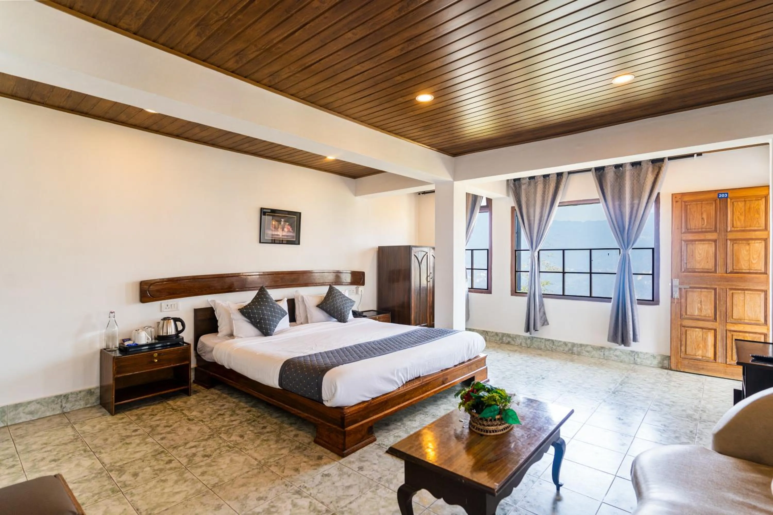 Bed in Sharolyn Boutique Hotel