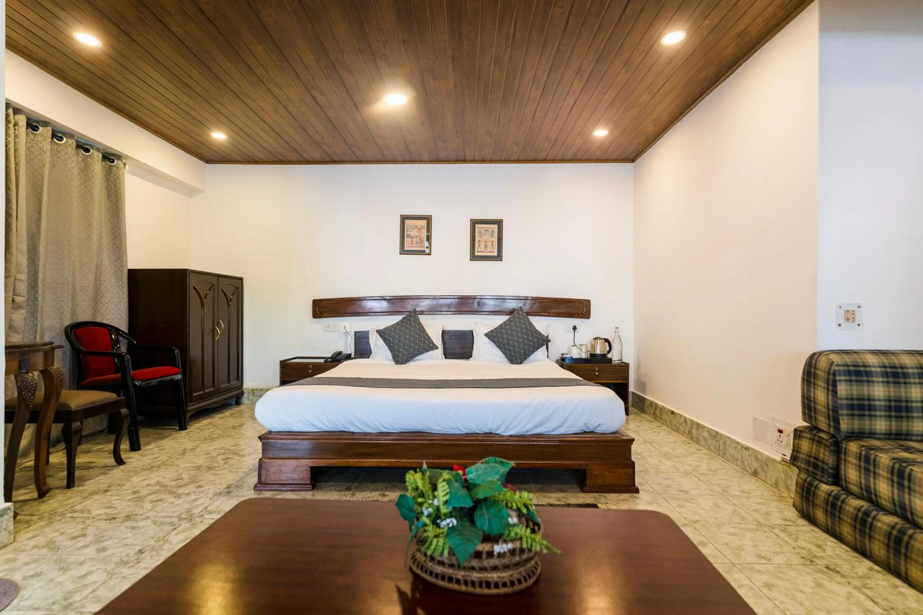 Bed in Sharolyn Boutique Hotel