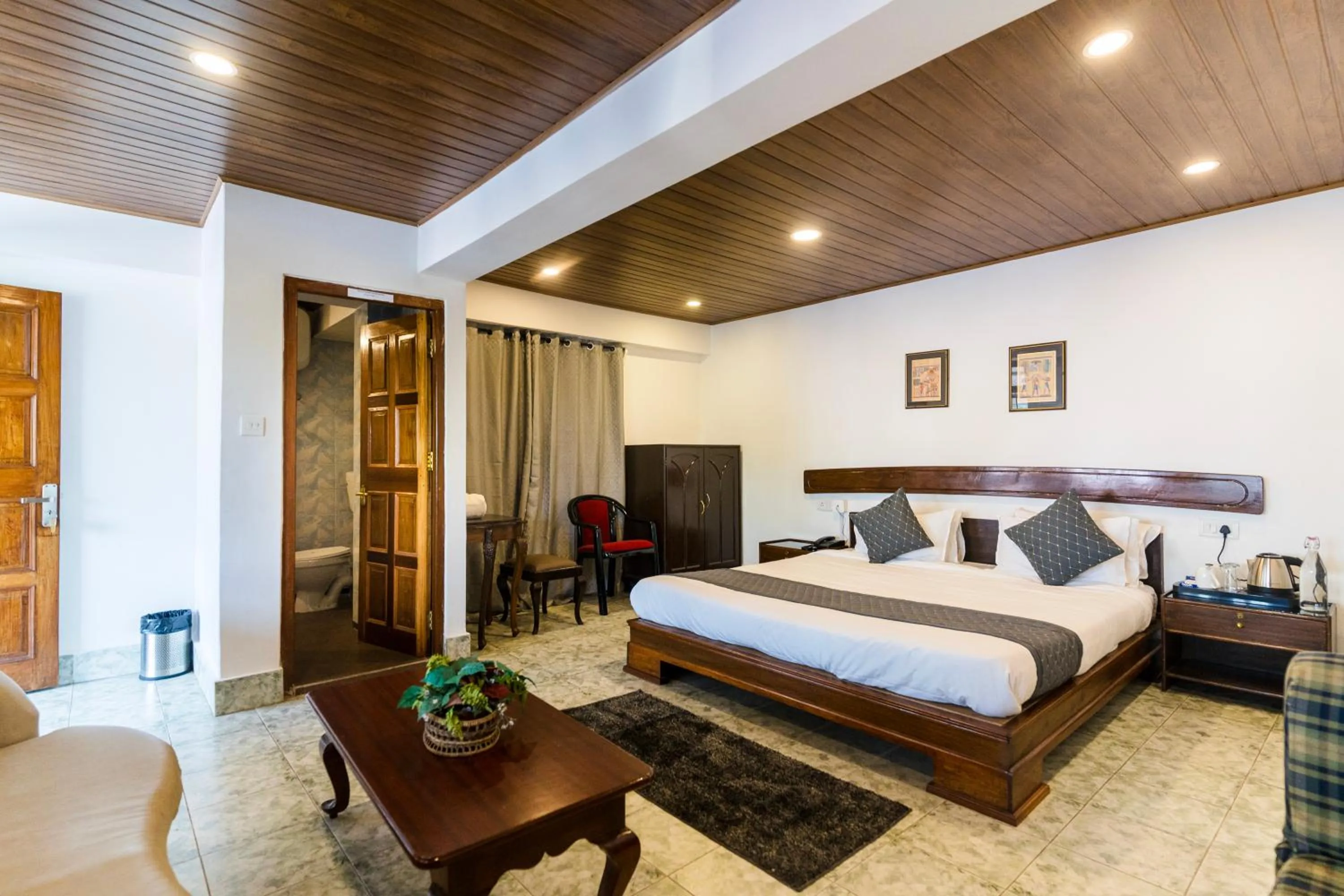 Bed in Sharolyn Boutique Hotel