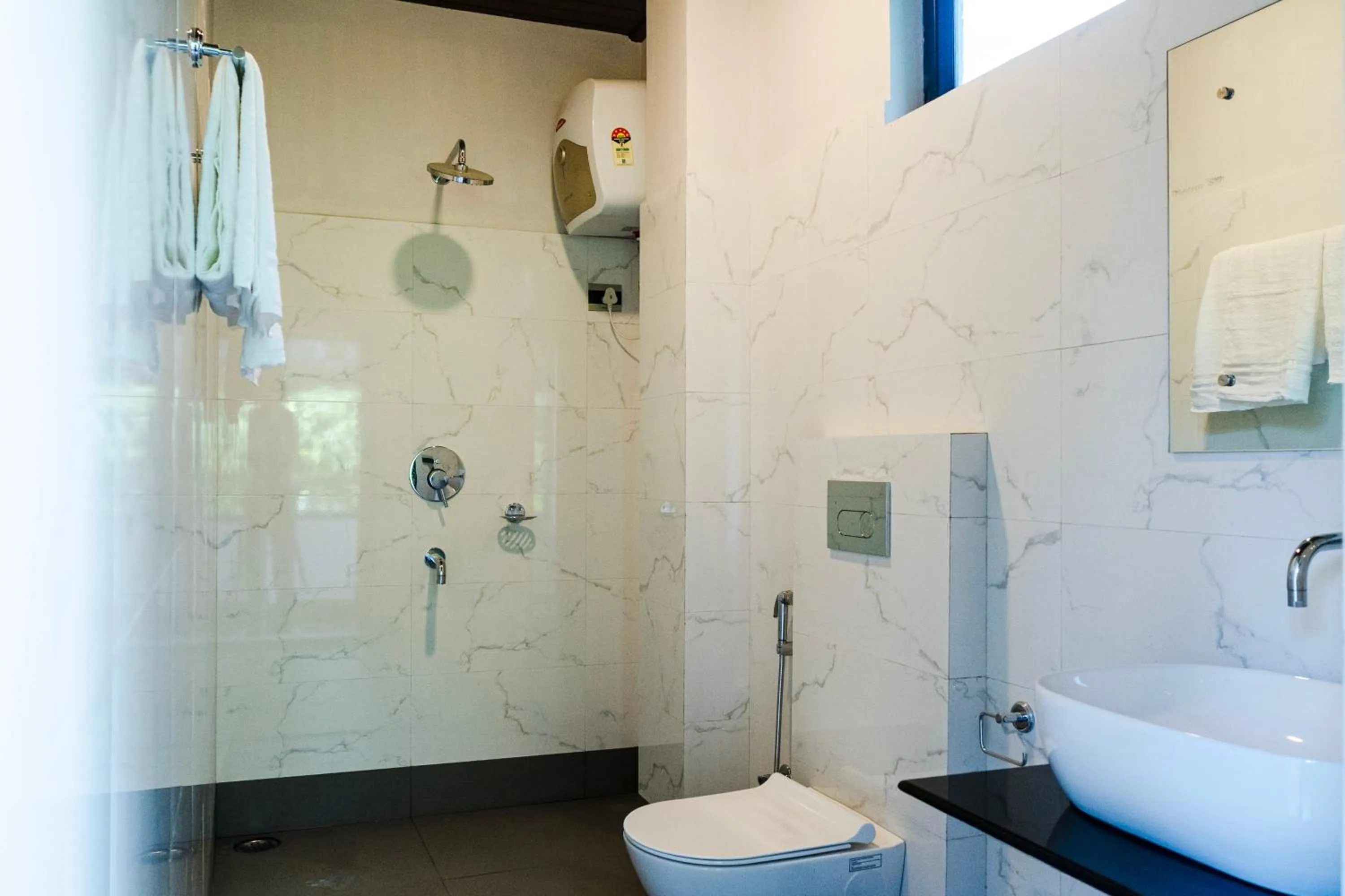 Shower in Sharolyn Boutique Hotel