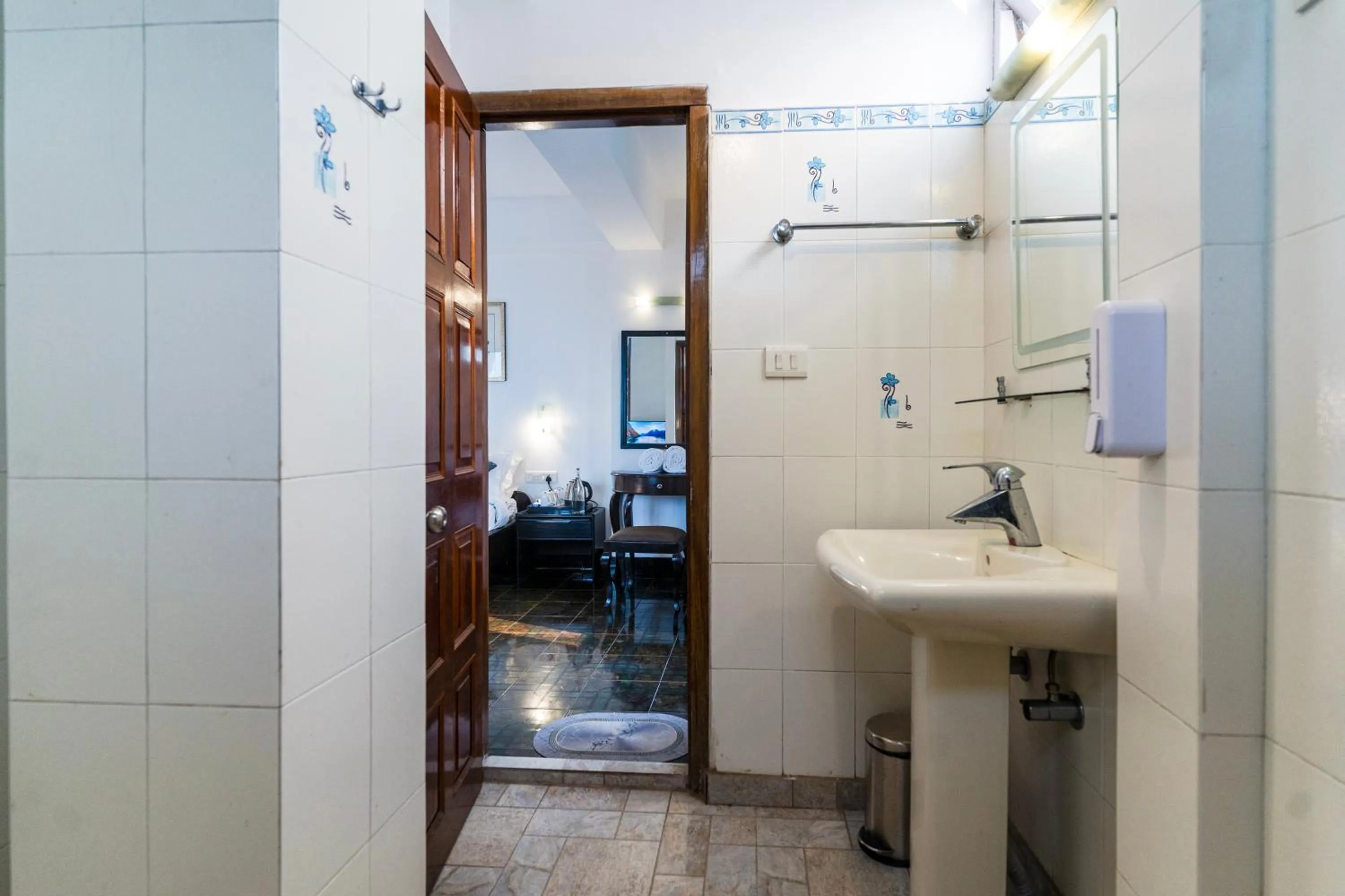 Shower in Sharolyn Boutique Hotel