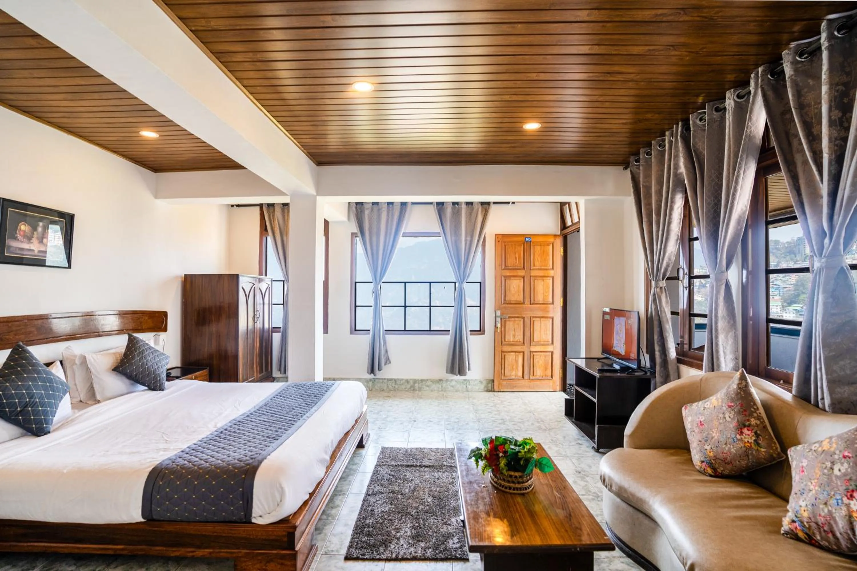 Bed in Sharolyn Boutique Hotel