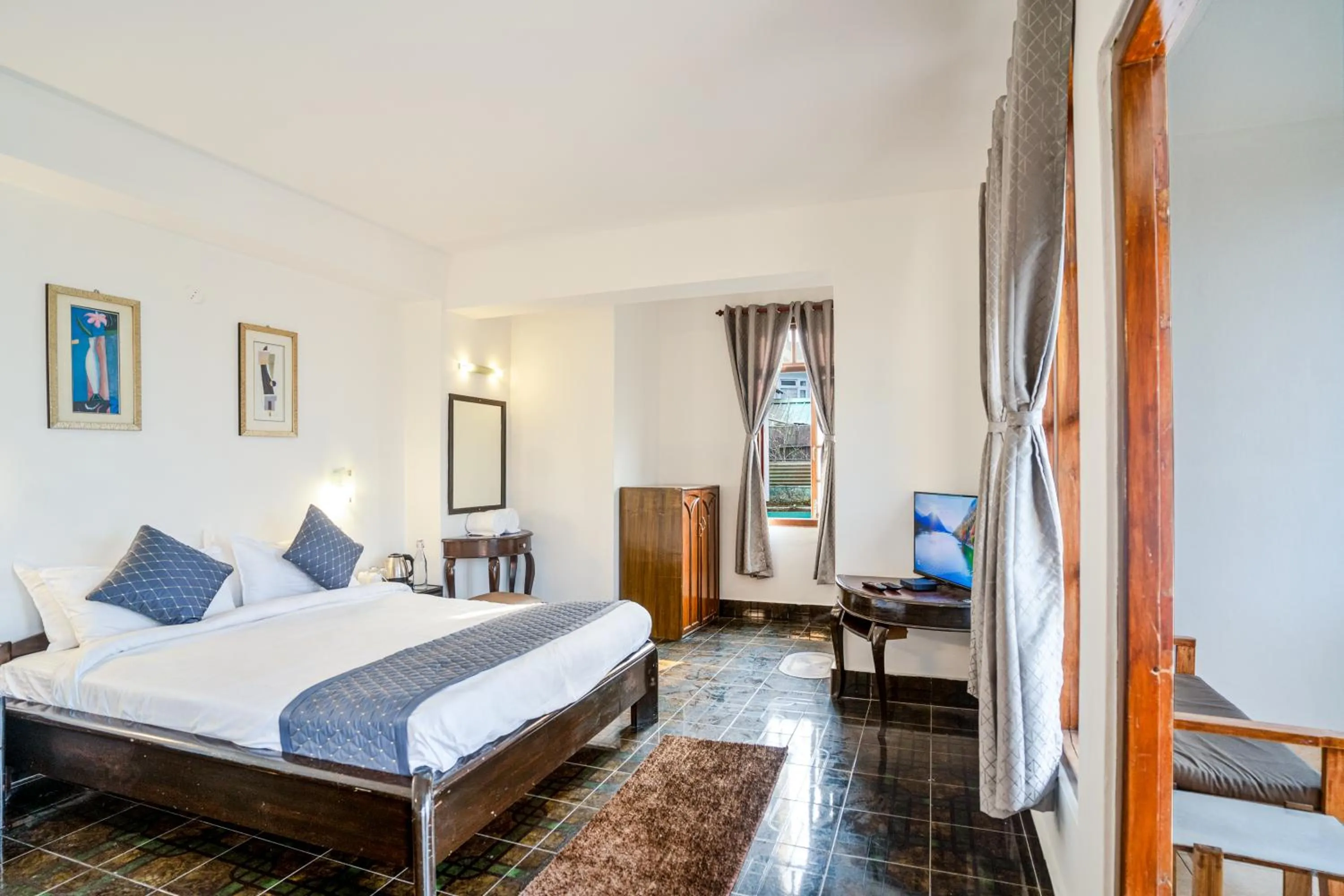 Bed in Sharolyn Boutique Hotel