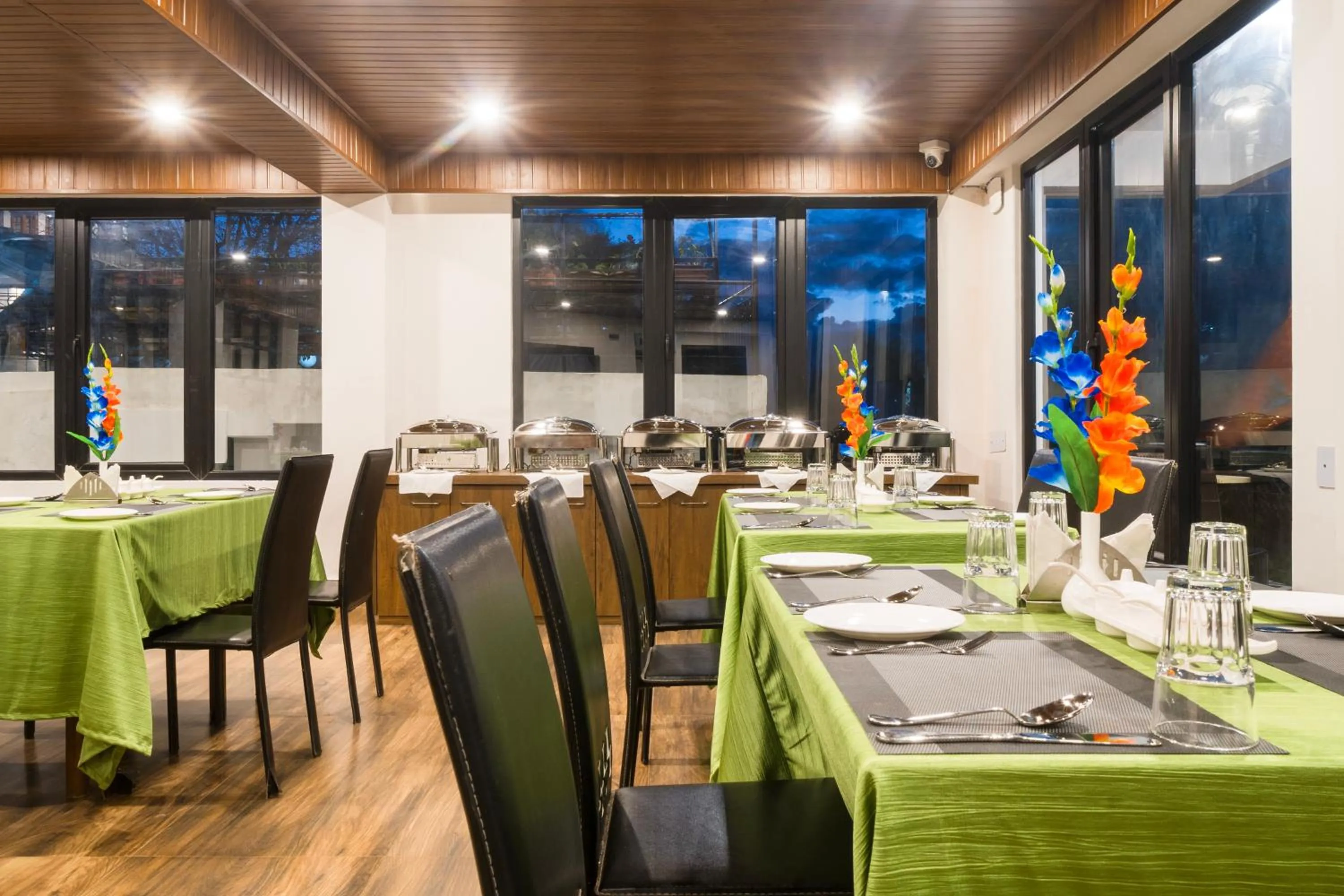 Restaurant/places to eat in Sharolyn Boutique Hotel