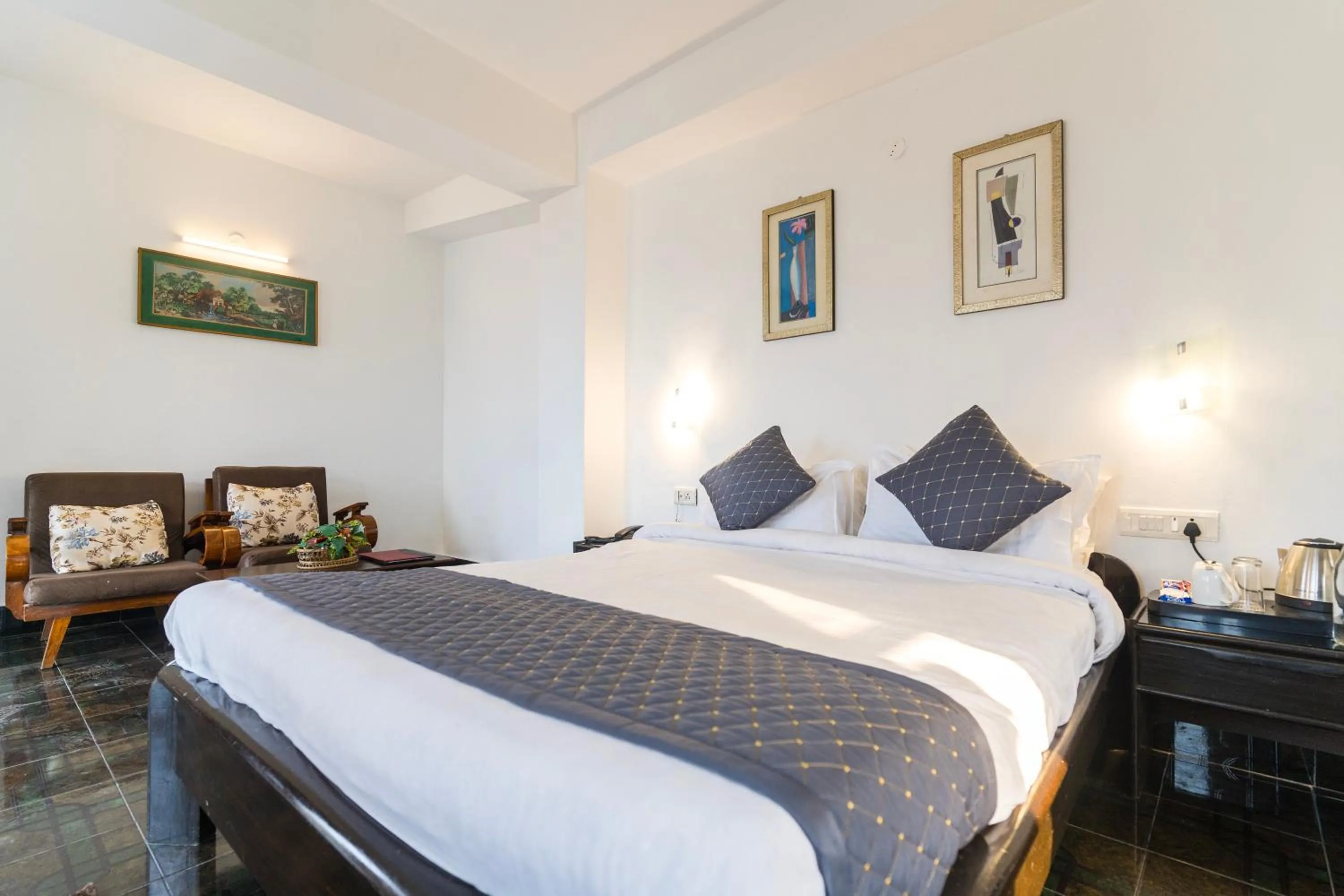 Bed in Sharolyn Boutique Hotel