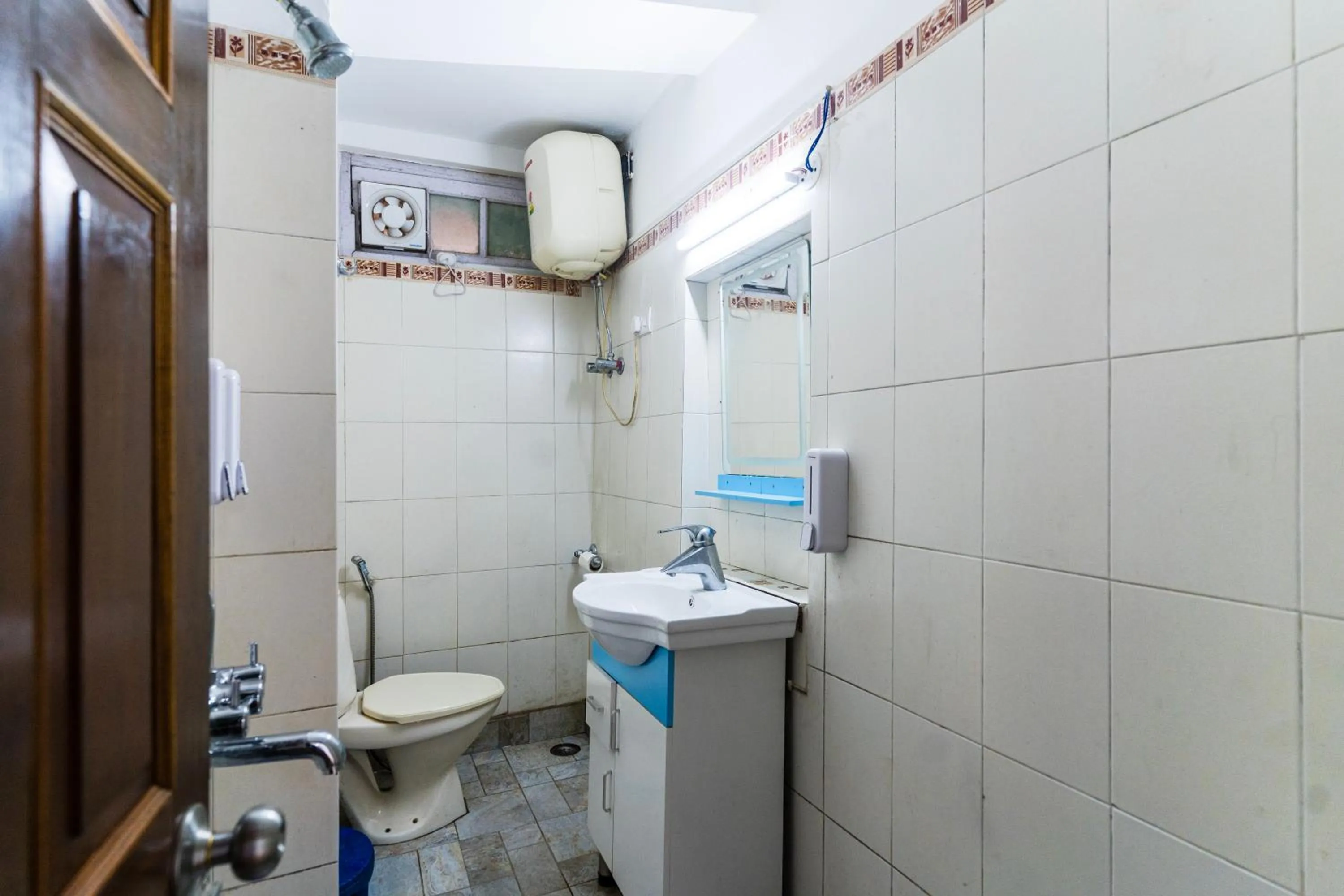 Shower in Sharolyn Boutique Hotel