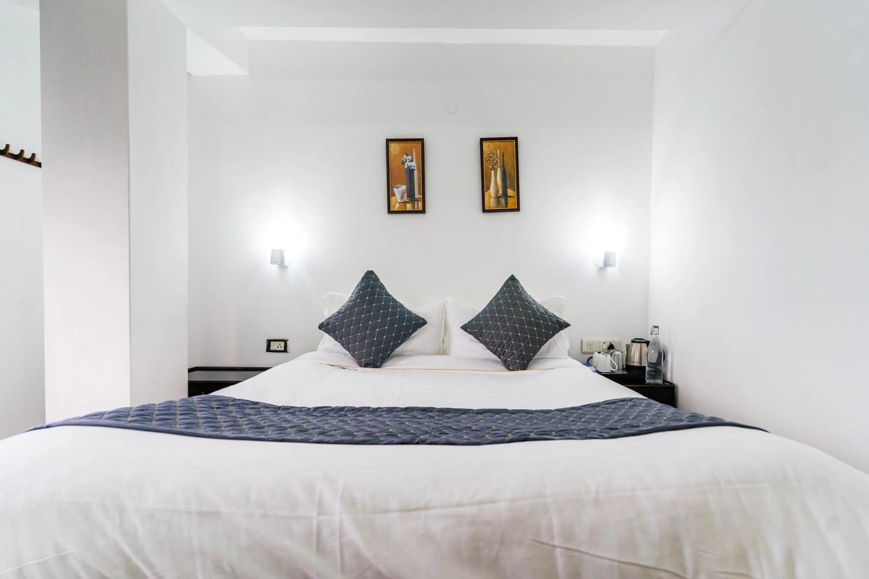 Bed in Sharolyn Boutique Hotel