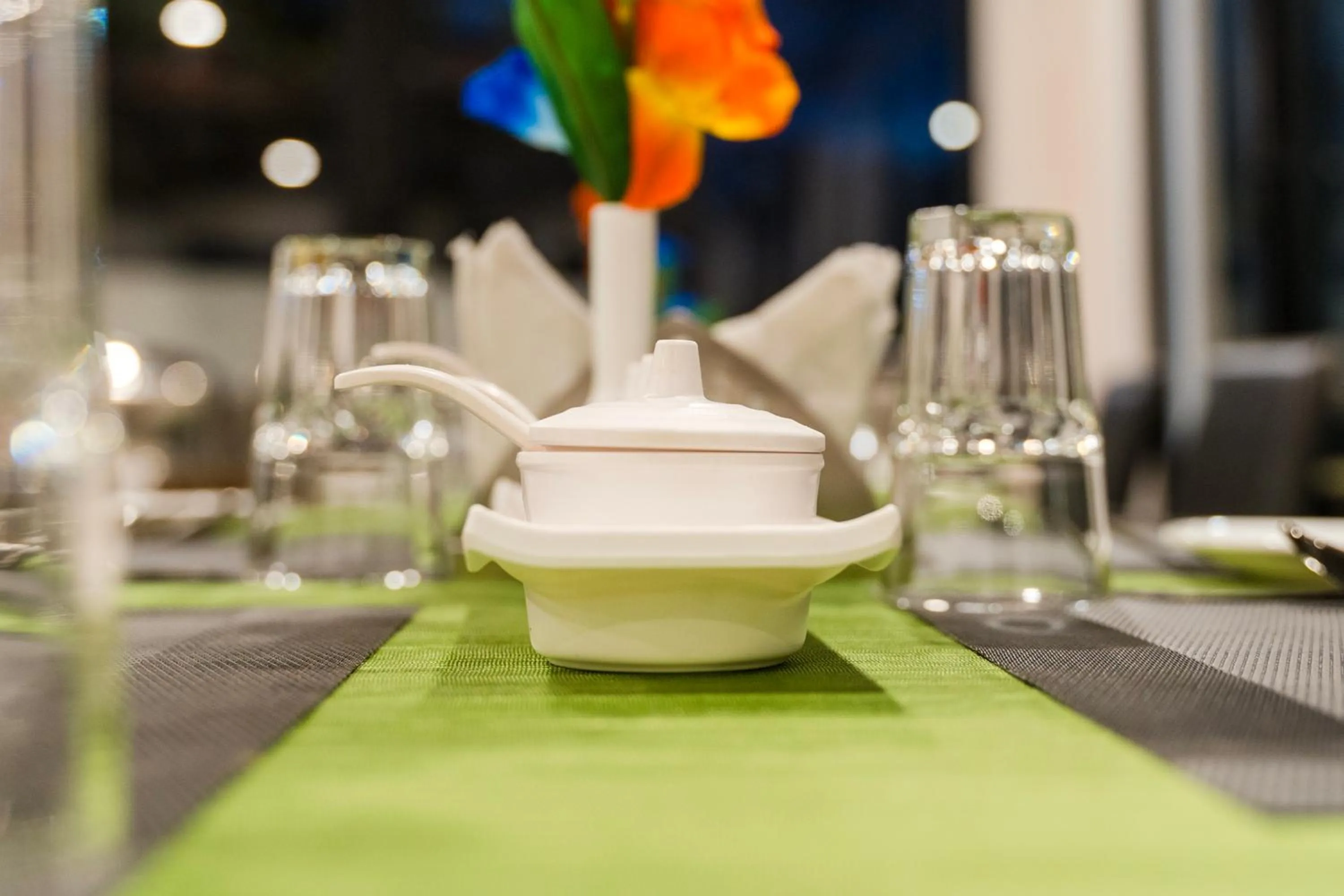 Restaurant/places to eat in Sharolyn Boutique Hotel