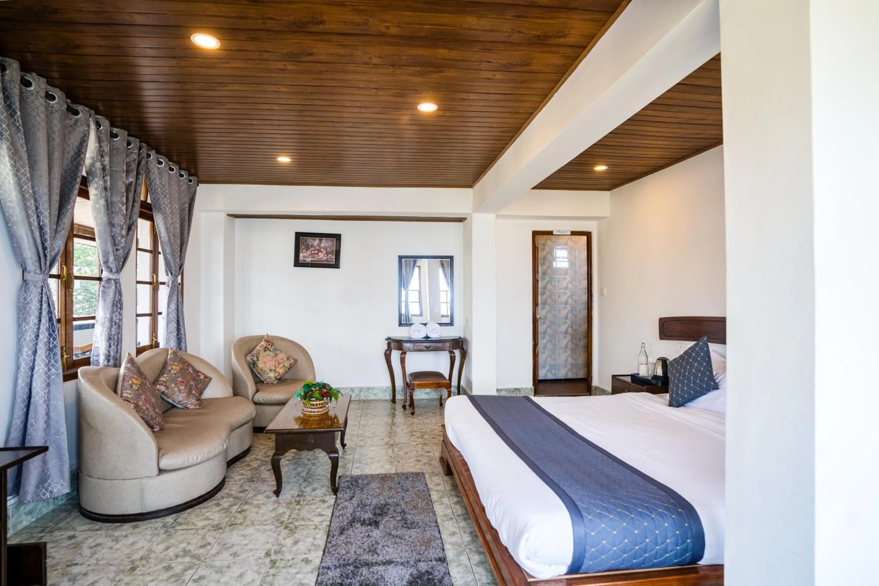 Bed in Sharolyn Boutique Hotel