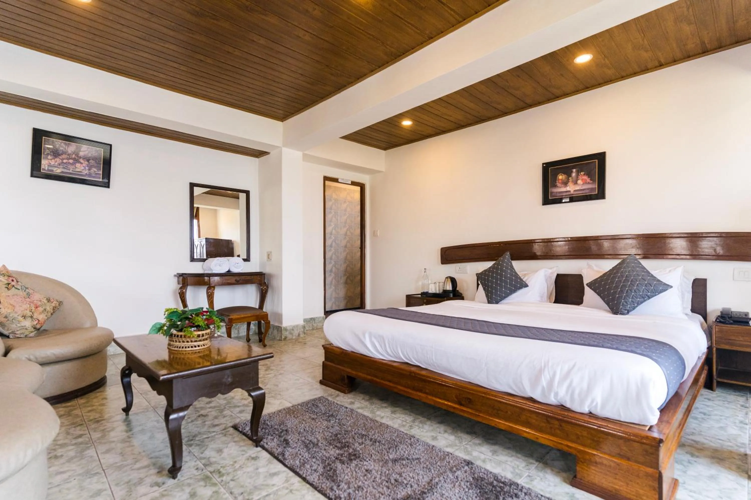 Bed in Sharolyn Boutique Hotel